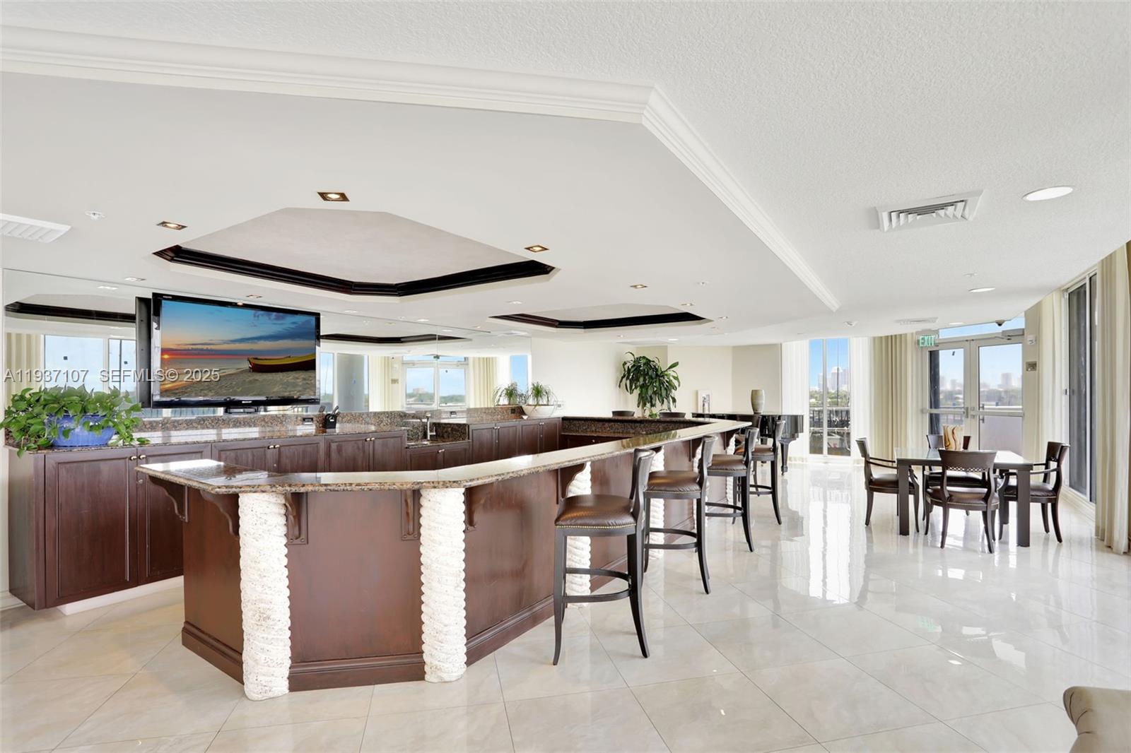 JACKSON TOWER LAS OLAS CO - Residential