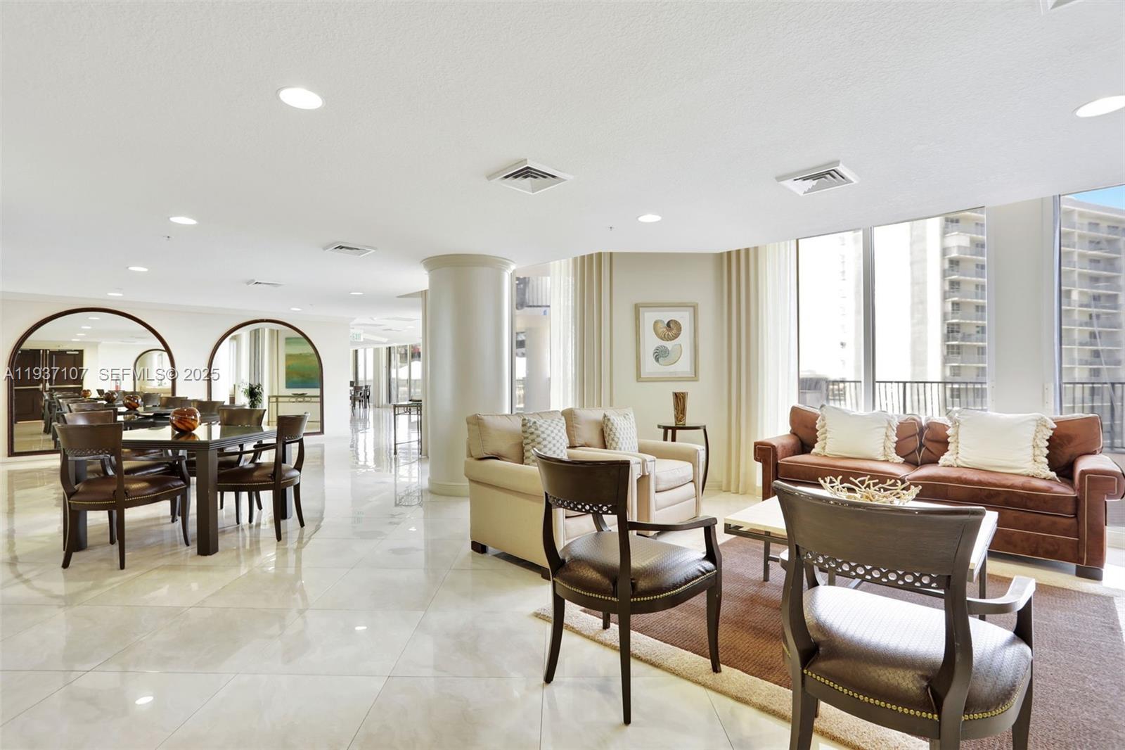 JACKSON TOWER LAS OLAS CO - Residential