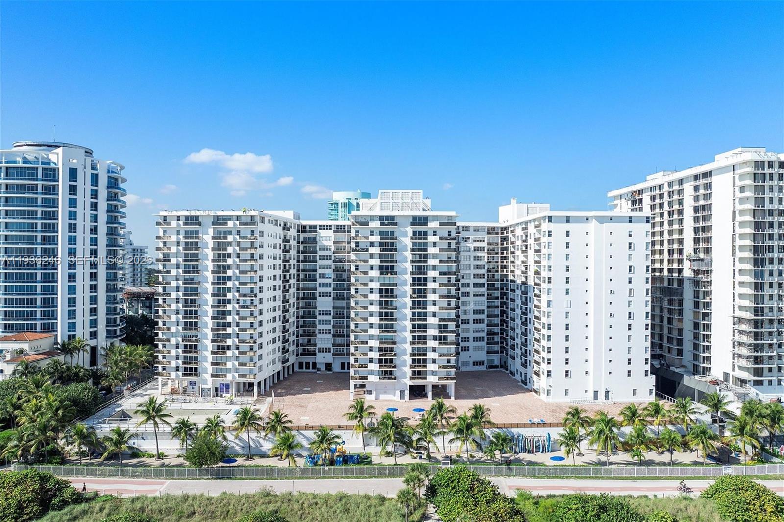 MAISON GRANDE CONDO - Residential