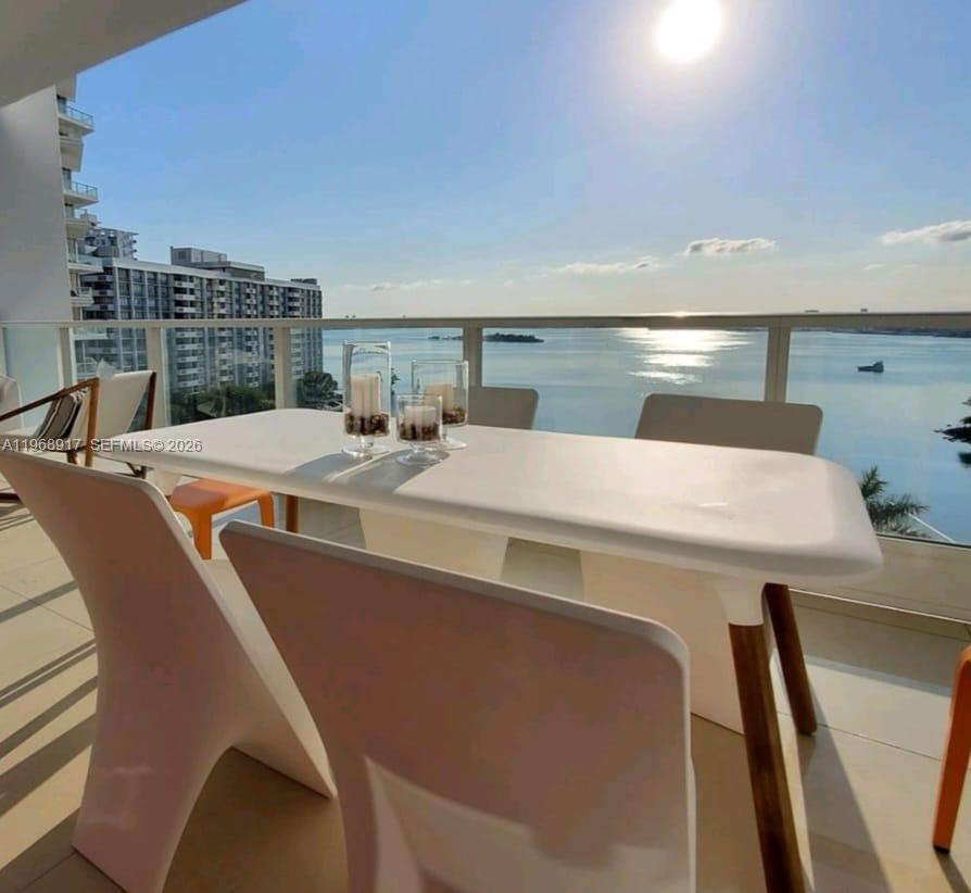 2020 N Bayshore Dr 908