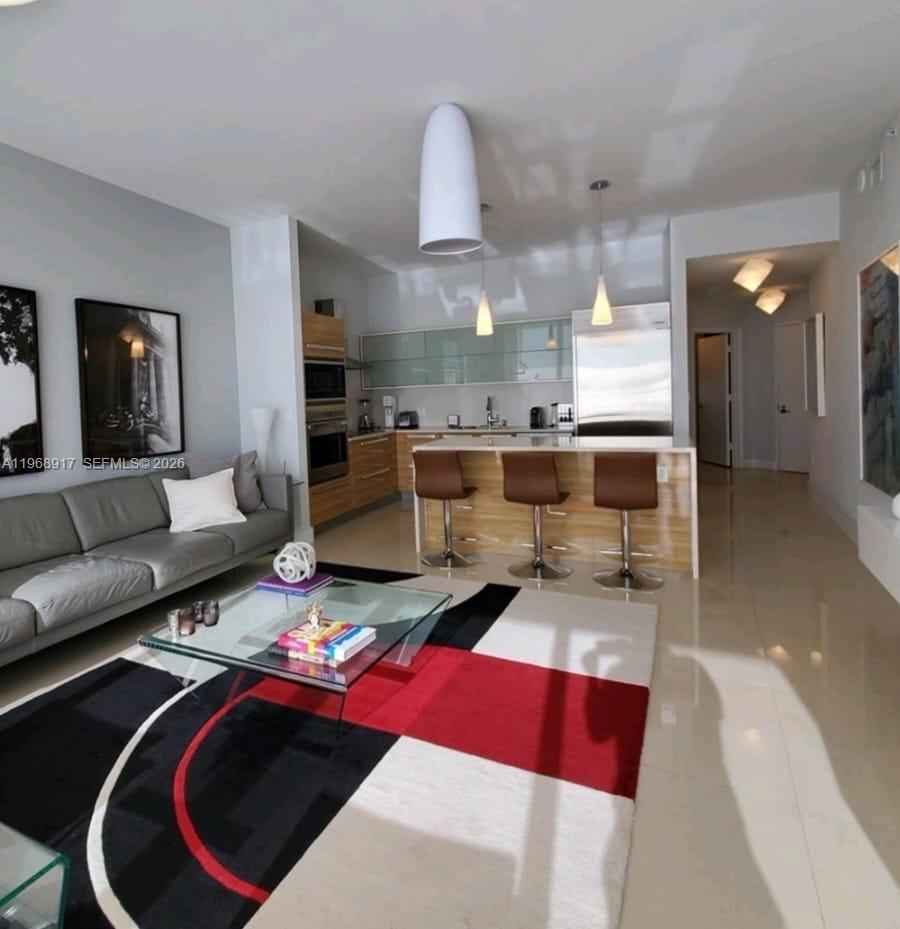 2020 N Bayshore Dr 908