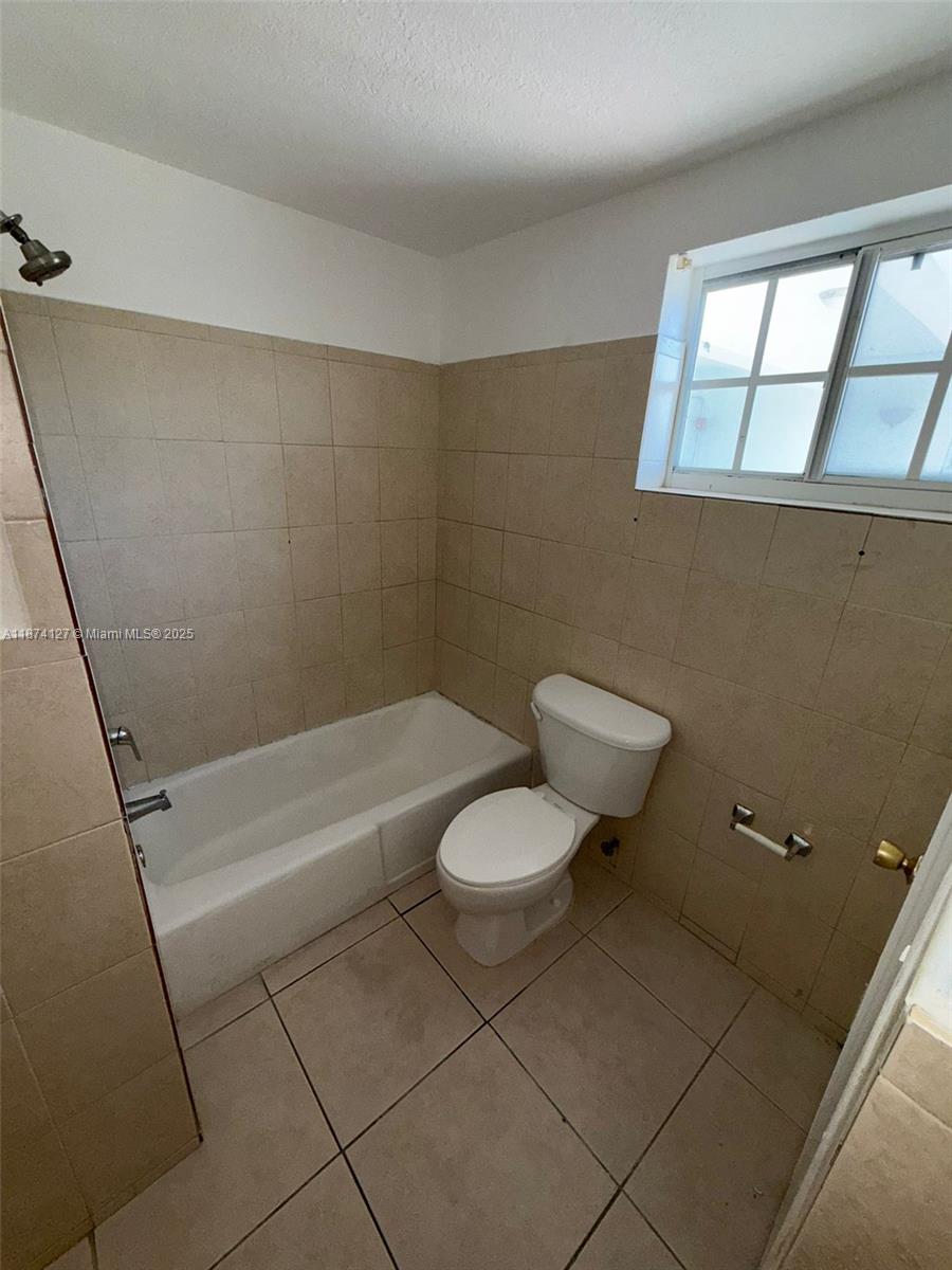 THE WHITE HOUSE CONDO - Residential