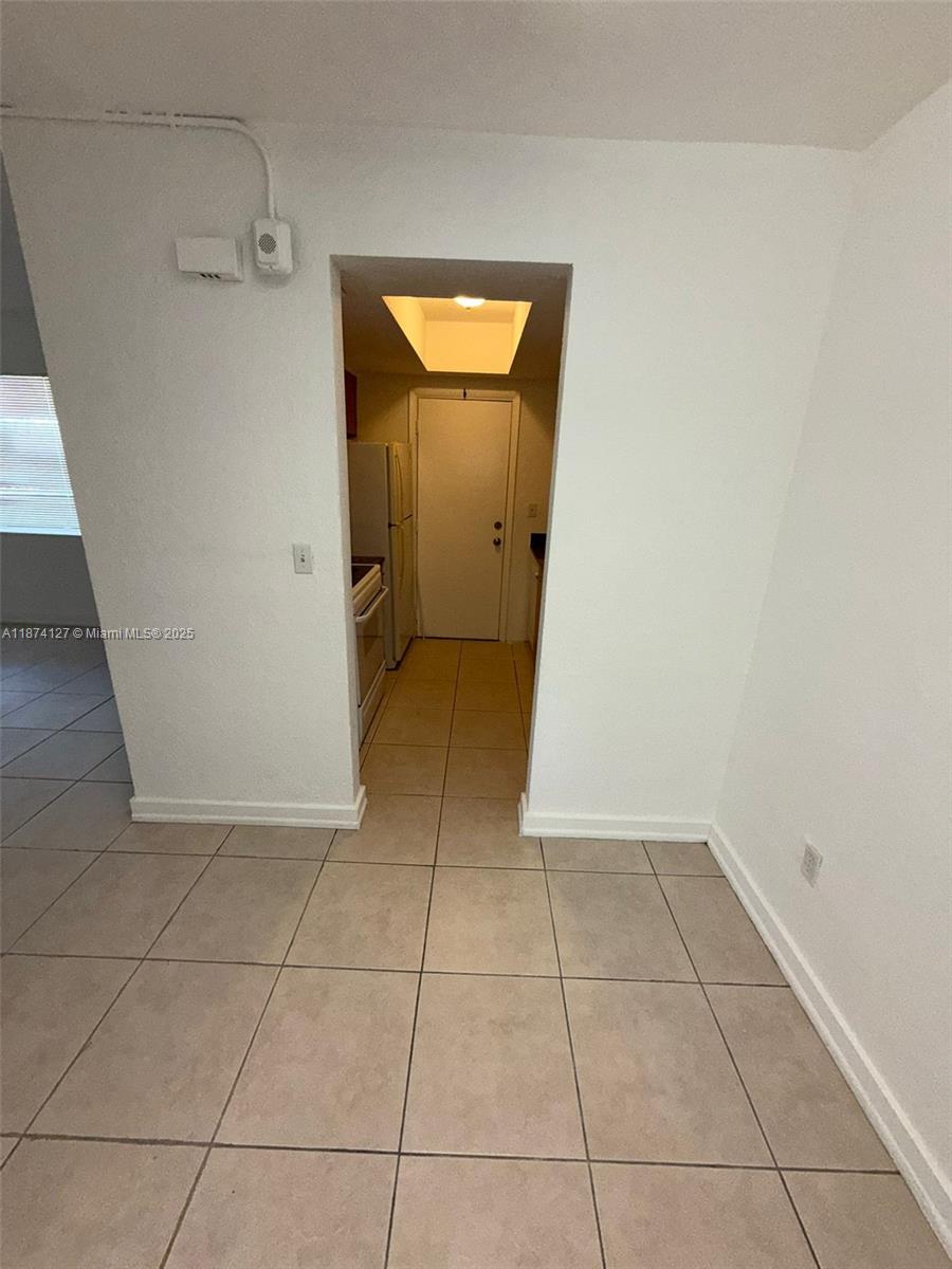 THE WHITE HOUSE CONDO - Residential