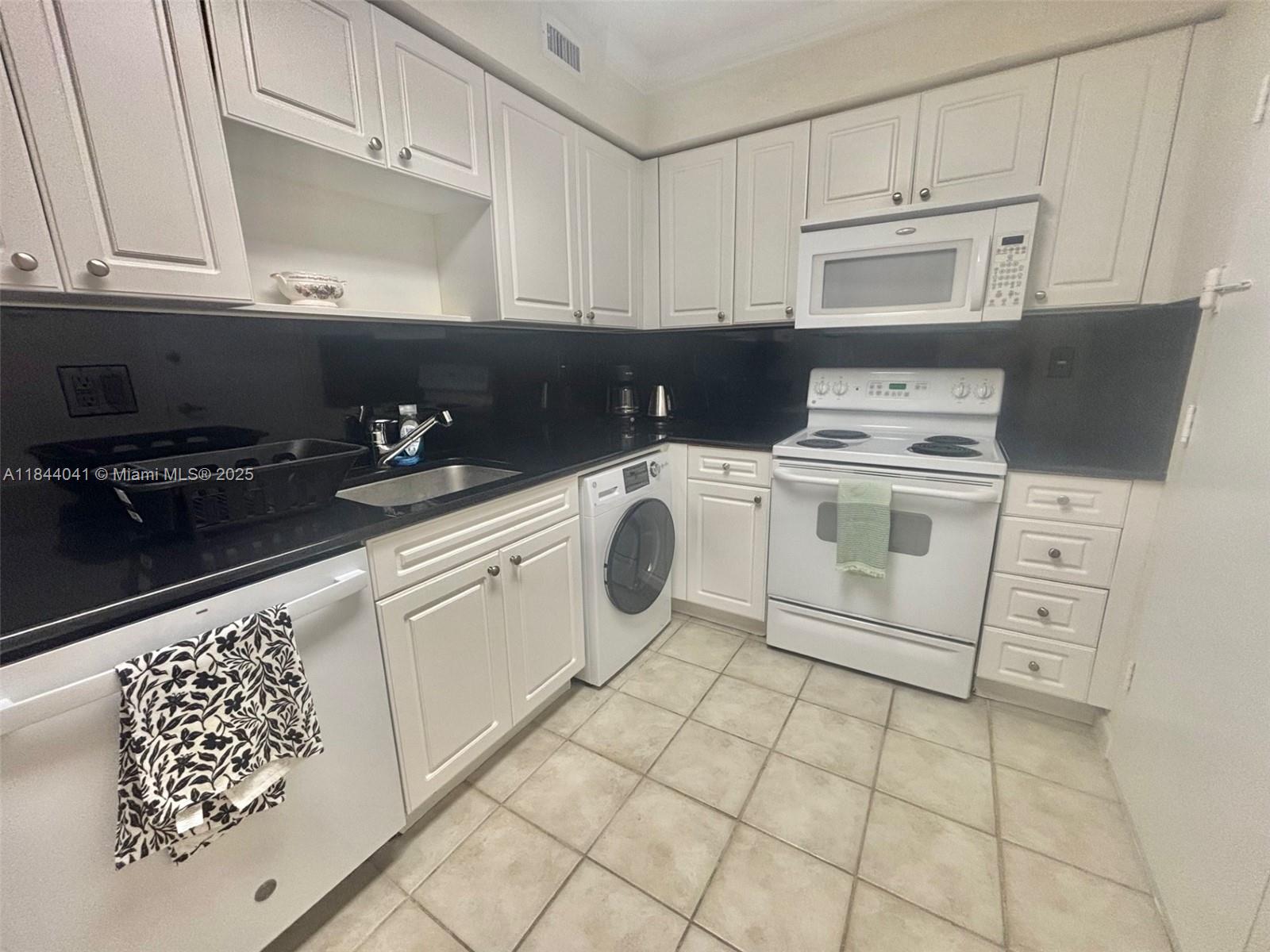 WAVE CONDO - Residential Lease