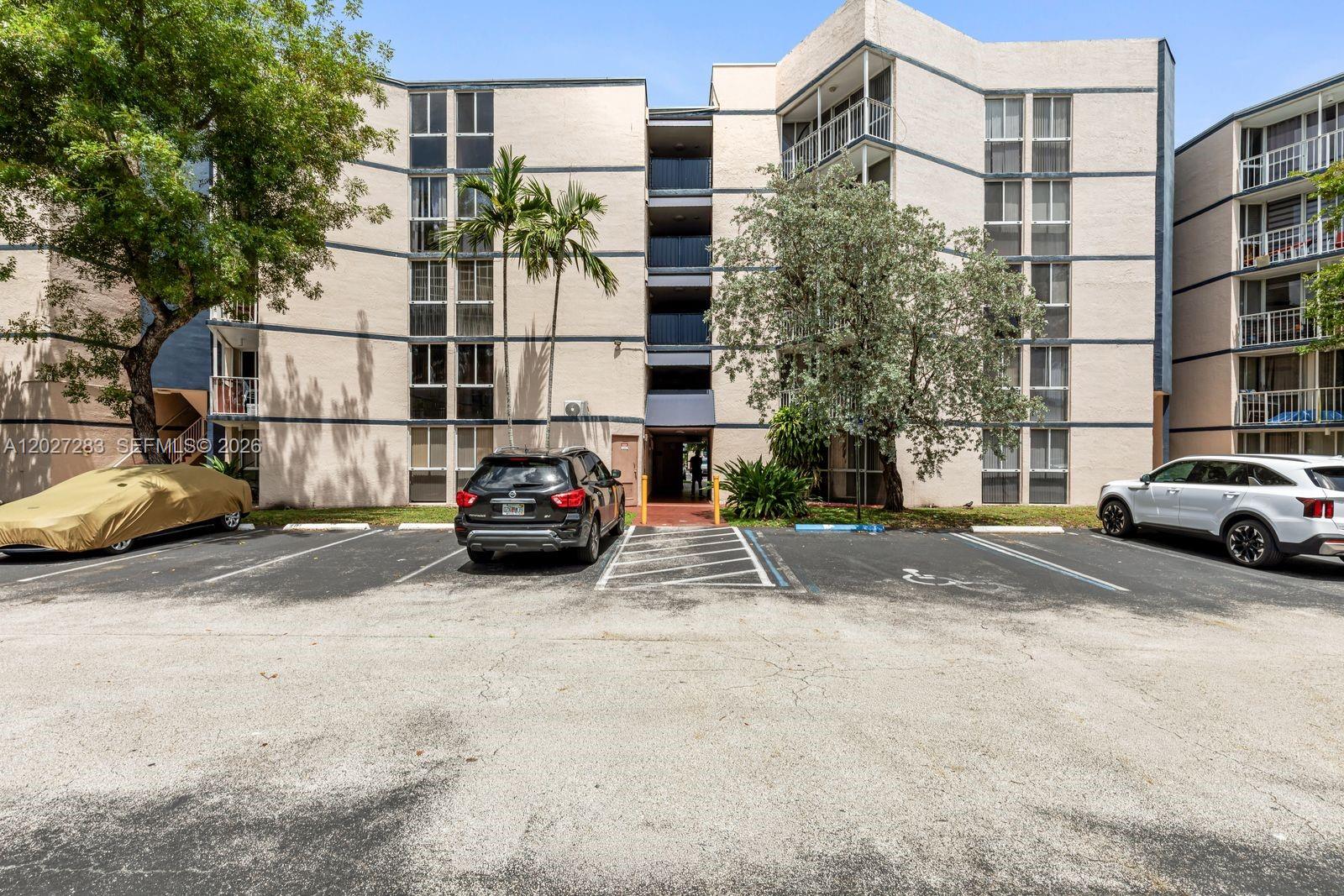 6995 NW 186th St E202