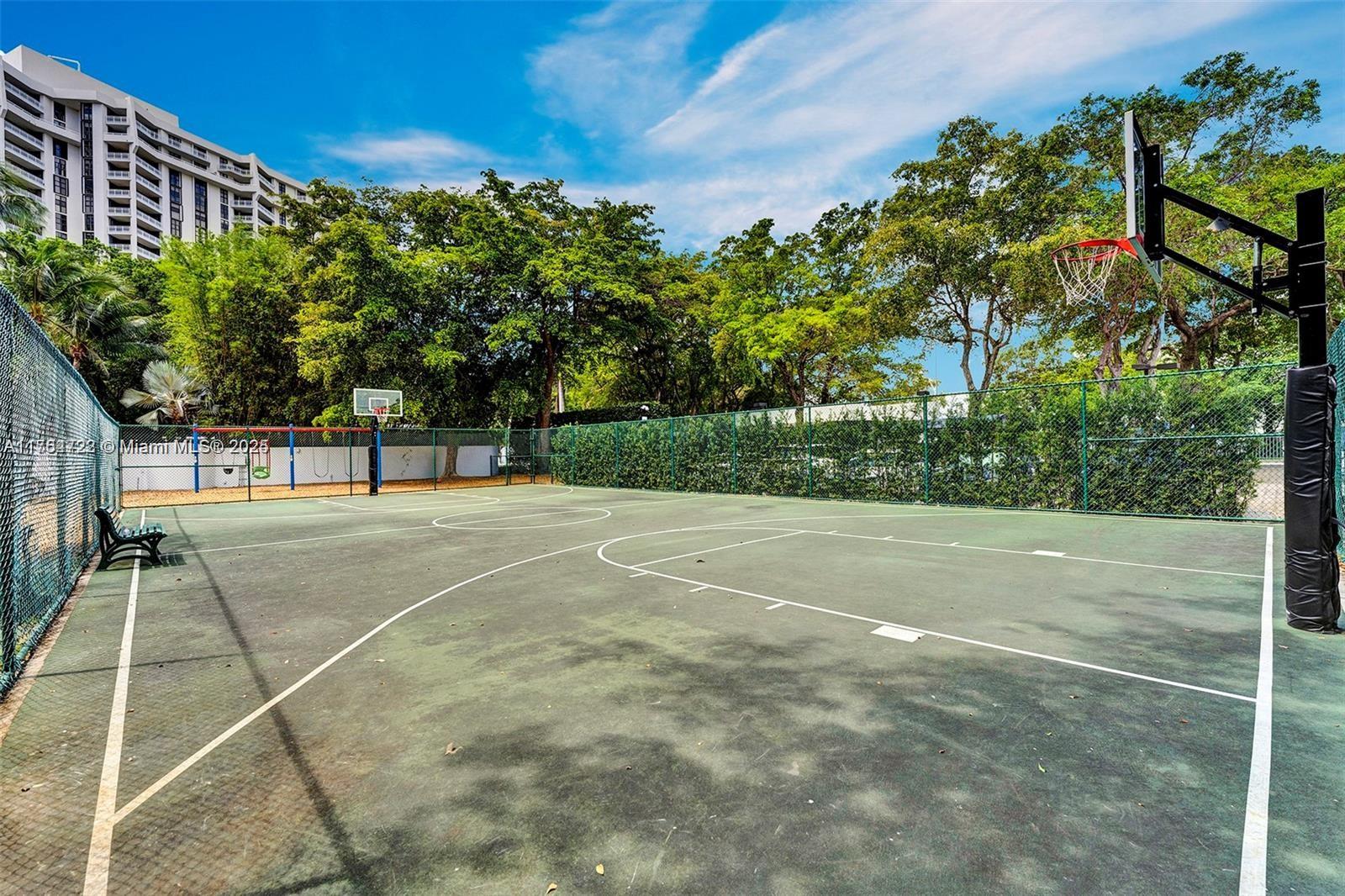 TOWERS OF QUAYSIDE CONDO - Residential