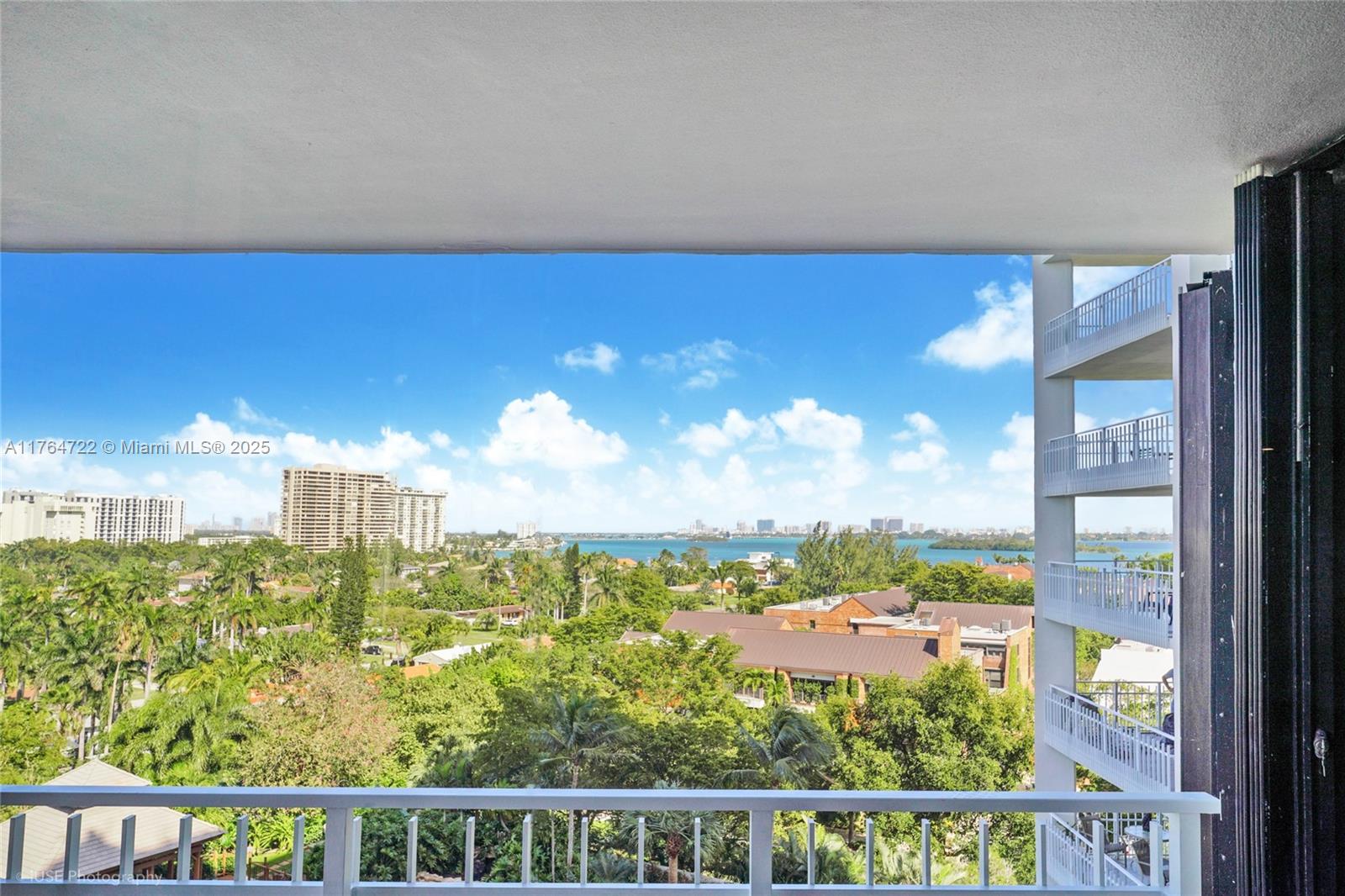 TOWERS OF QUAYSIDE CONDO - Residential