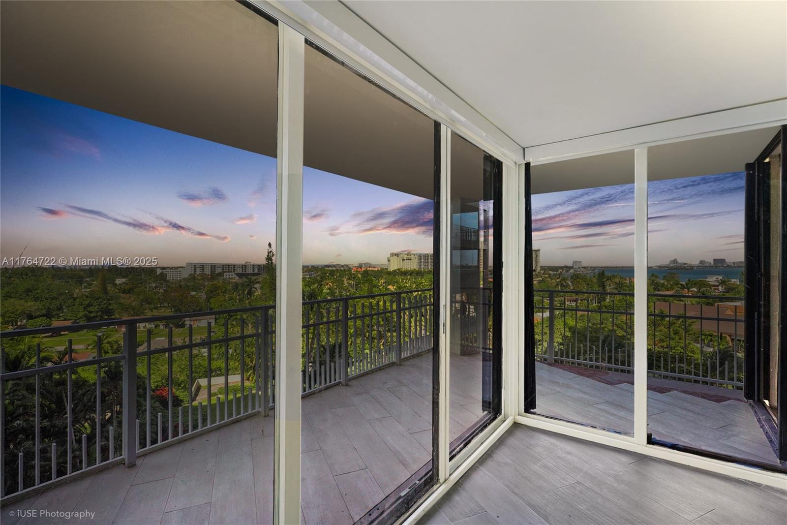 TOWERS OF QUAYSIDE CONDO - Residential