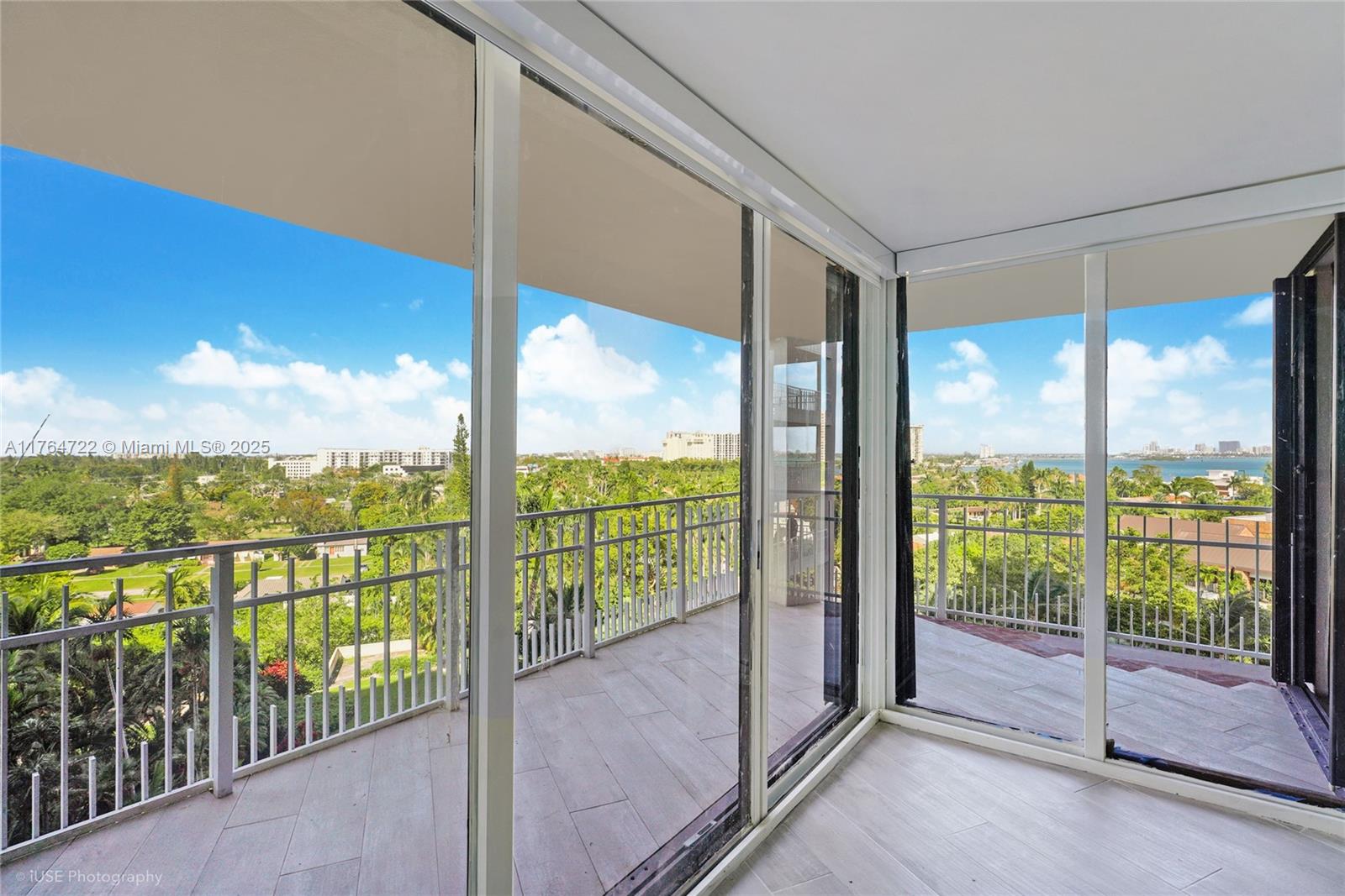 TOWERS OF QUAYSIDE CONDO - Residential