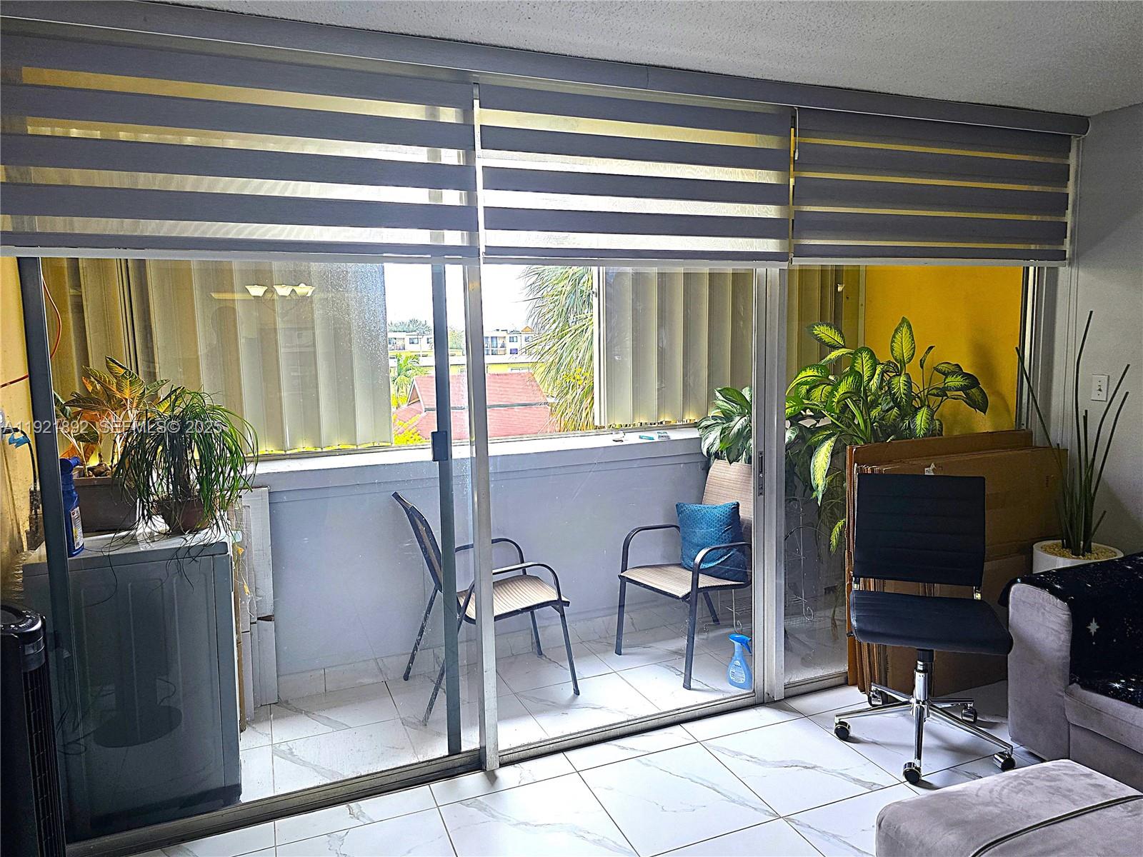 TRIANON PARK CONDO - Residential