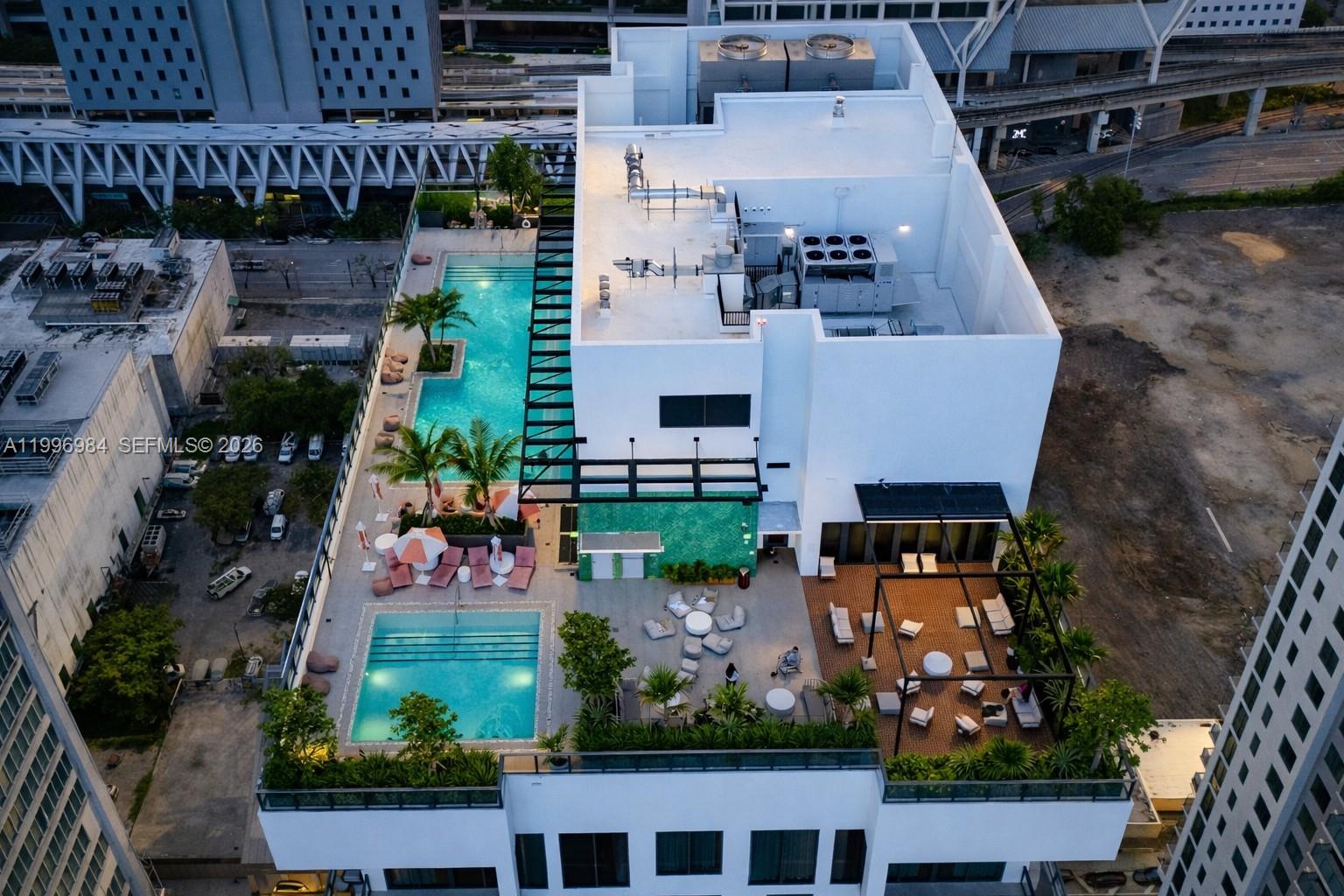 THE CROSBY MIAMI WORLDCENT - Residential