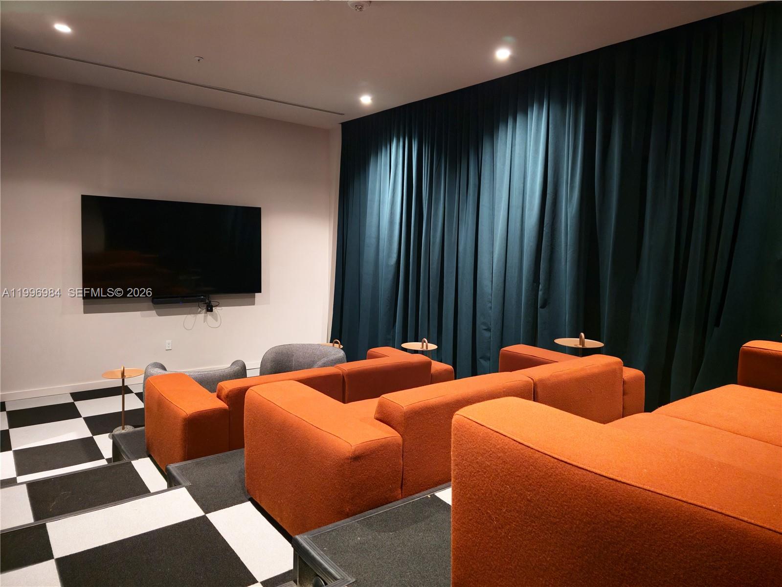 THE CROSBY MIAMI WORLDCENT - Residential