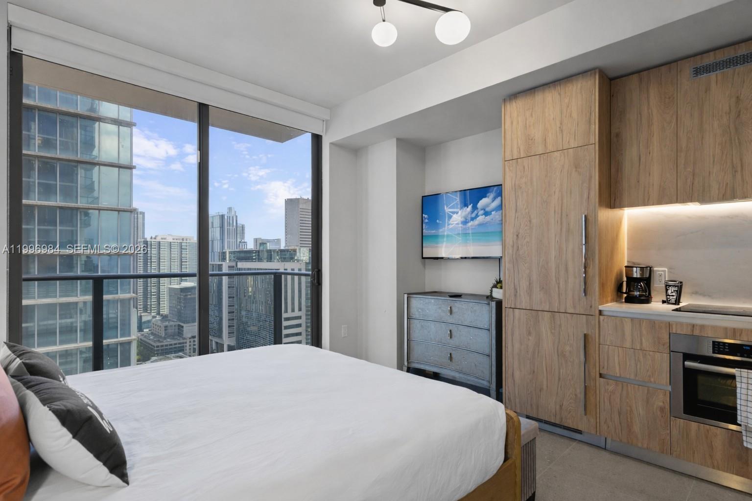 THE CROSBY MIAMI WORLDCENT - Residential