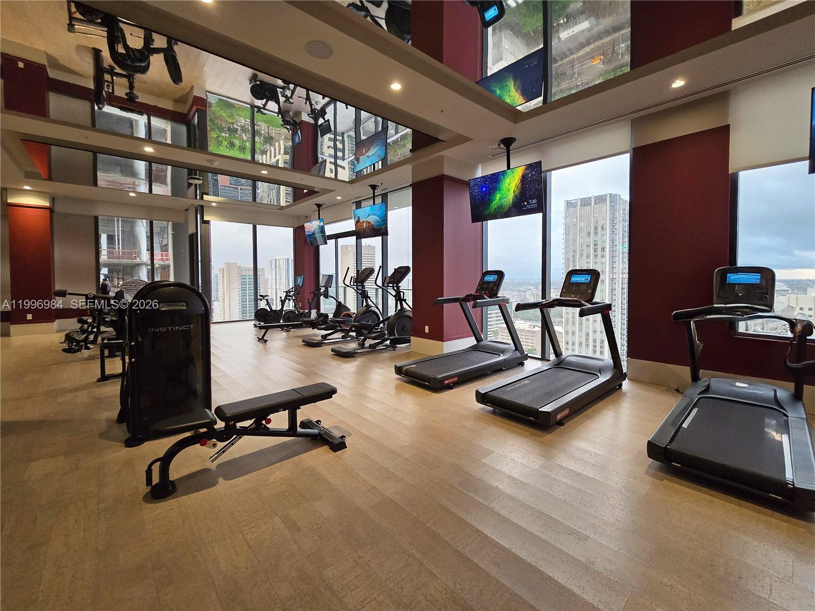 THE CROSBY MIAMI WORLDCENT - Residential