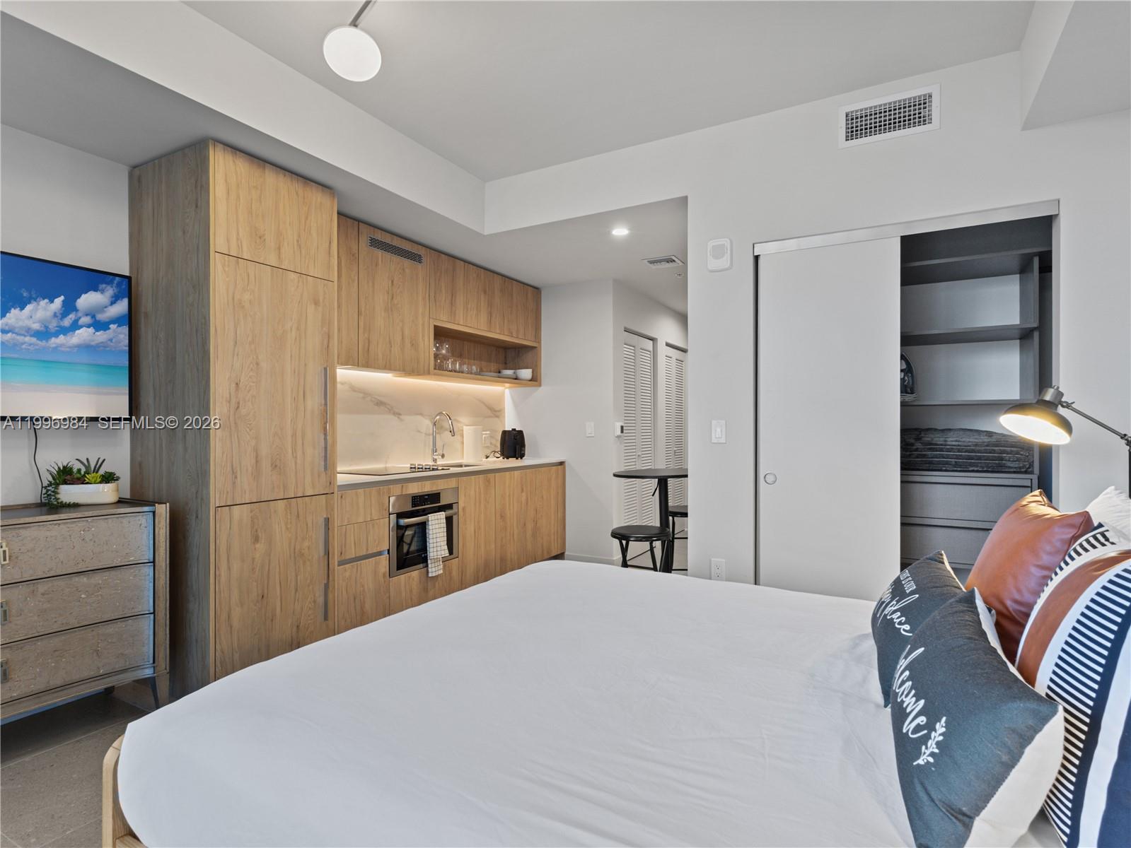 THE CROSBY MIAMI WORLDCENT - Residential