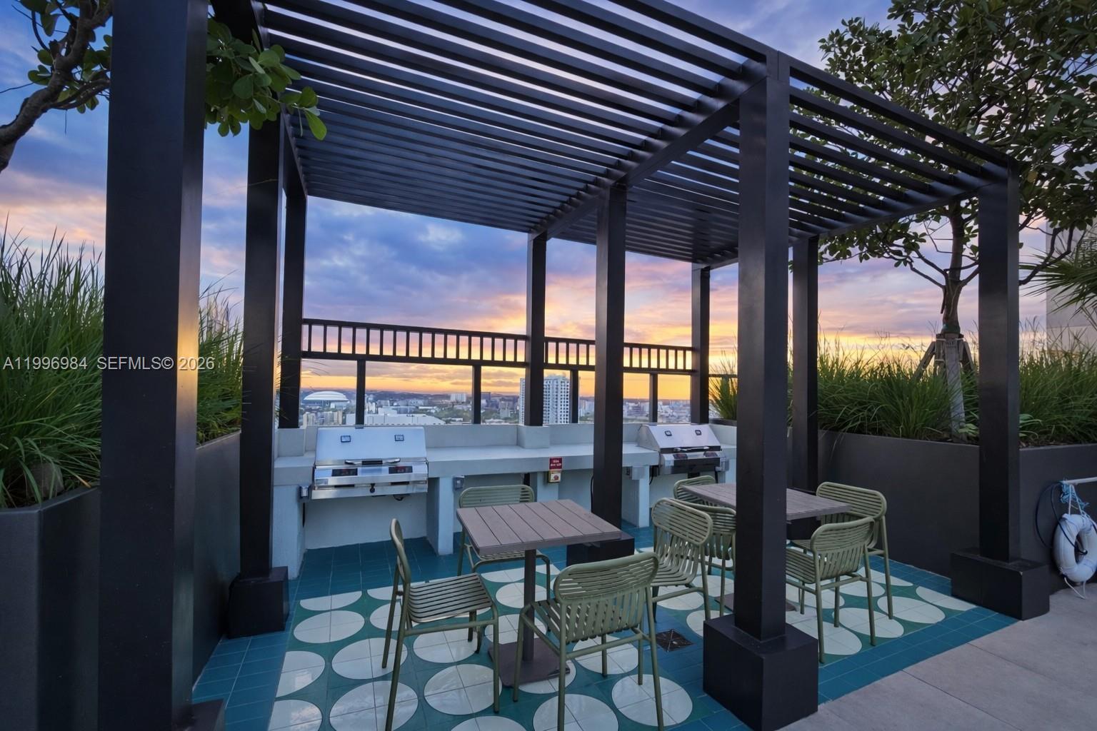 THE CROSBY MIAMI WORLDCENT - Residential