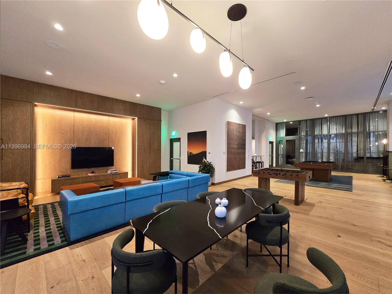 THE CROSBY MIAMI WORLDCENT - Residential