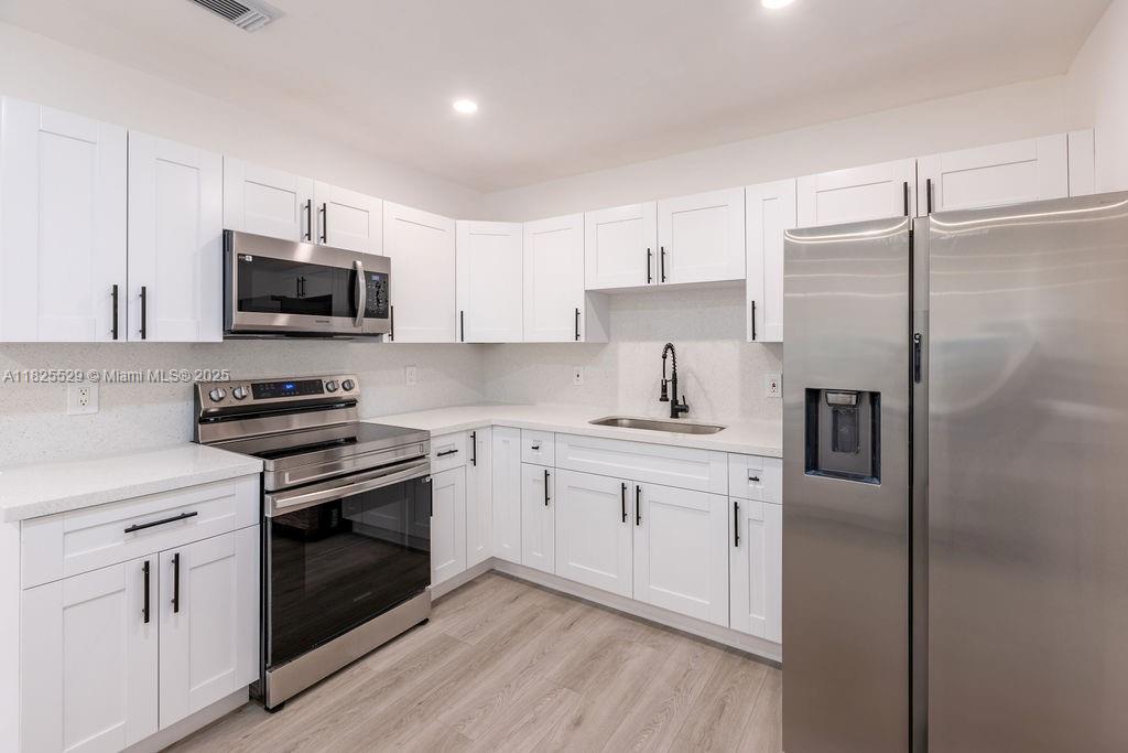 AVOCADO VILLAS - Residential