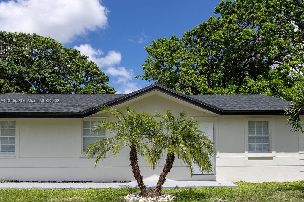 AVOCADO VILLAS - Residential