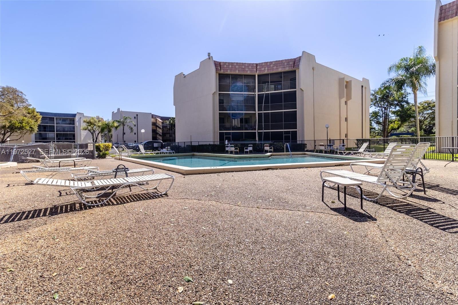 PLANTATION CLUB B CONDO - Residential