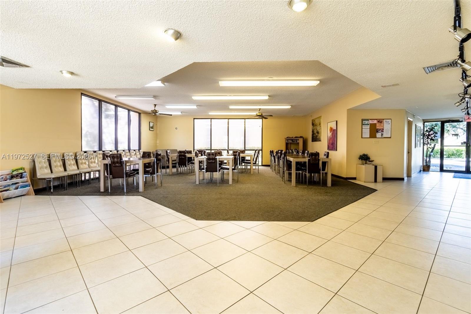 PLANTATION CLUB B CONDO - Residential