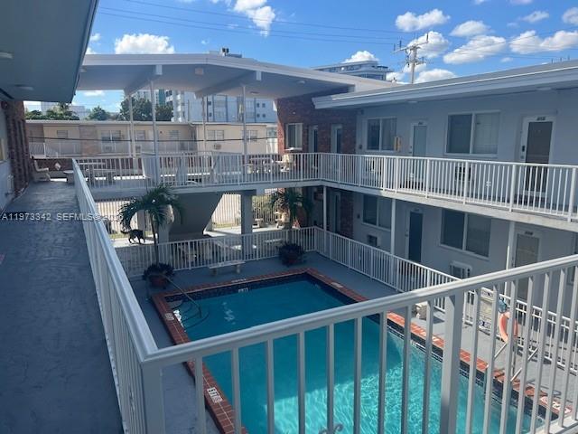 ON THE BEACH III CONMIMO - Residential