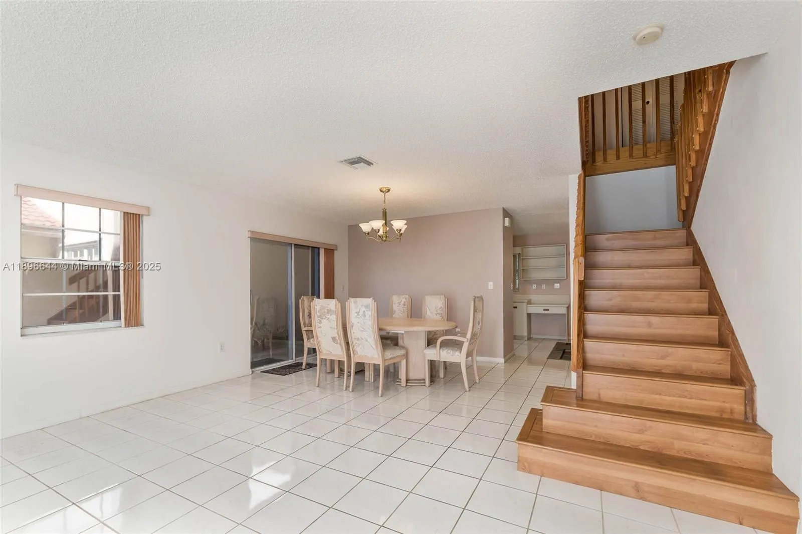 Miami, Florida 33196, United States, 4 Bedrooms Bedrooms, ,3 BathroomsBathrooms,Residential,Active,228050