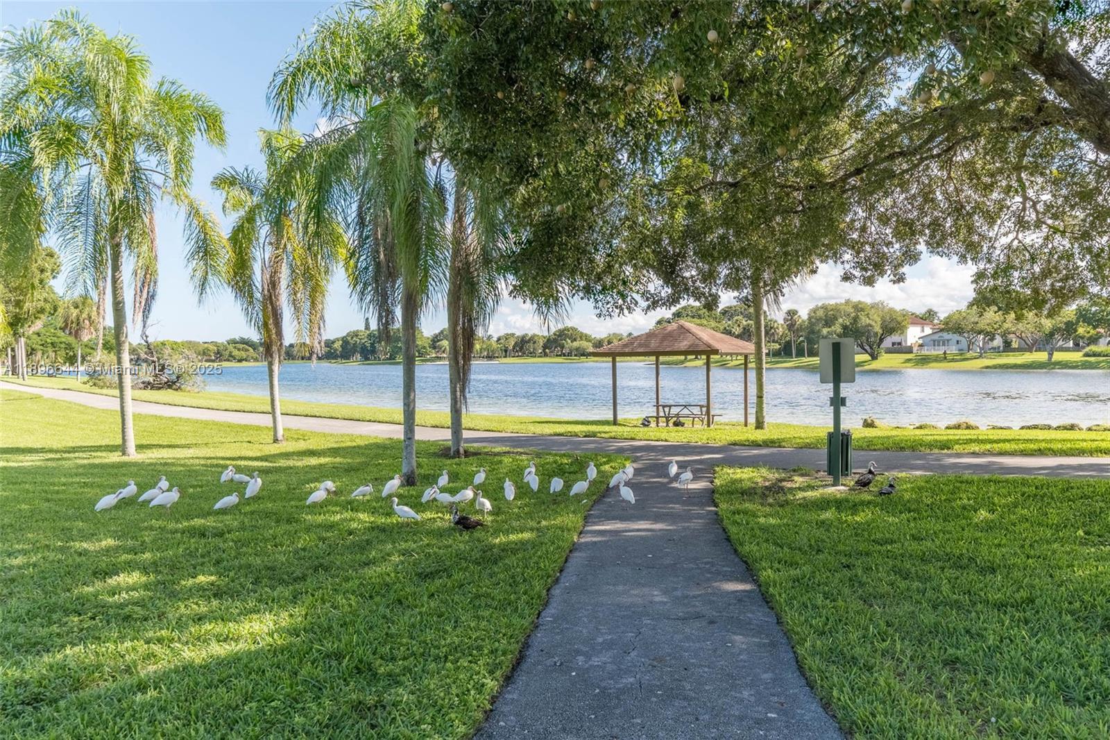 VIZCAYA AT THE HAMMOCKS R - Residential