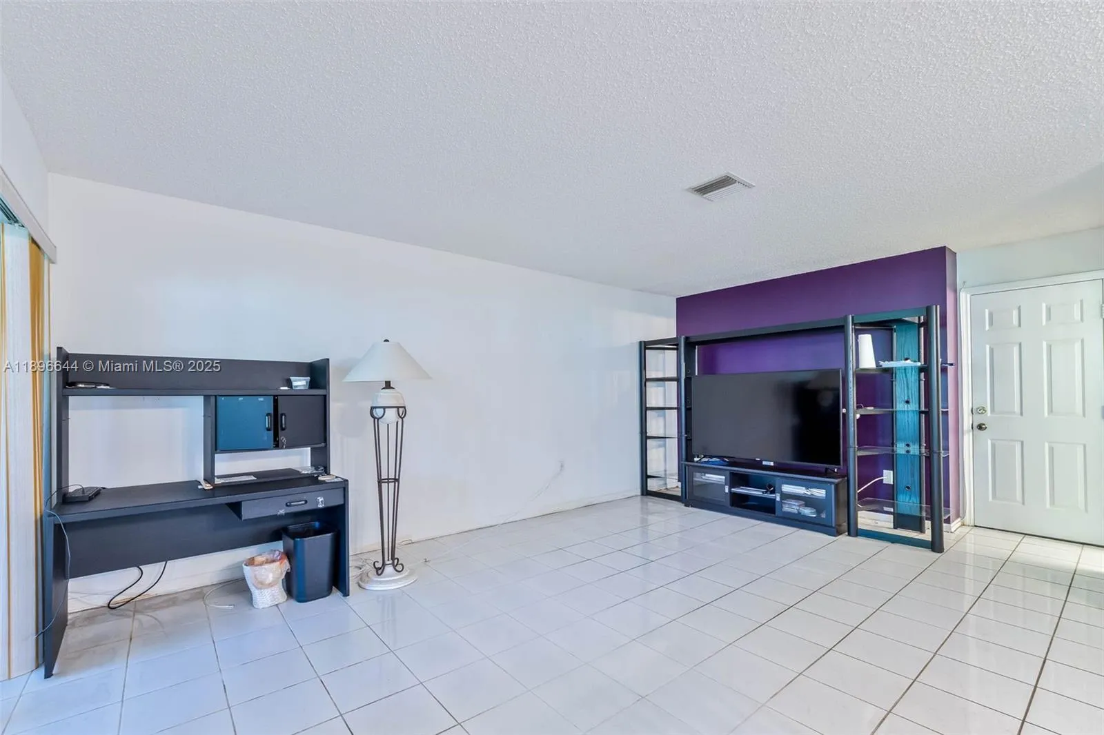 Miami, Florida 33196, United States, 4 Bedrooms Bedrooms, ,3 BathroomsBathrooms,Residential,Active,228050