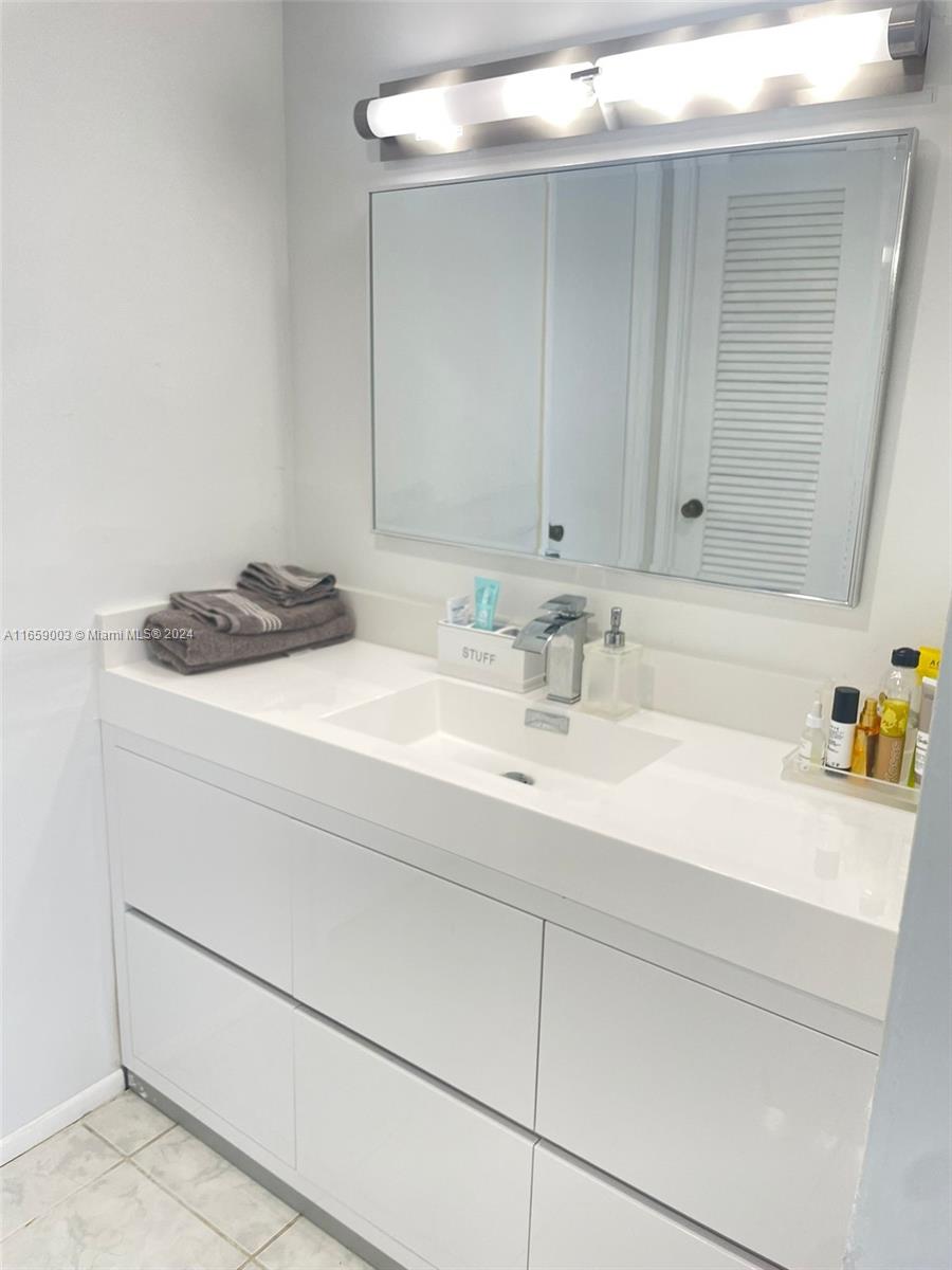 BUCKLEY TOWERS CONDO - EA - Residential