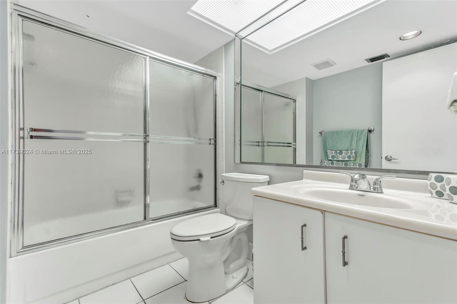 CAMBRIDGE AT CENTURY VILL - Residential
