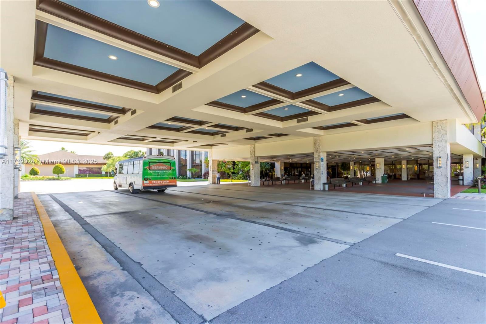 CAMBRIDGE AT CENTURY VILL - Residential