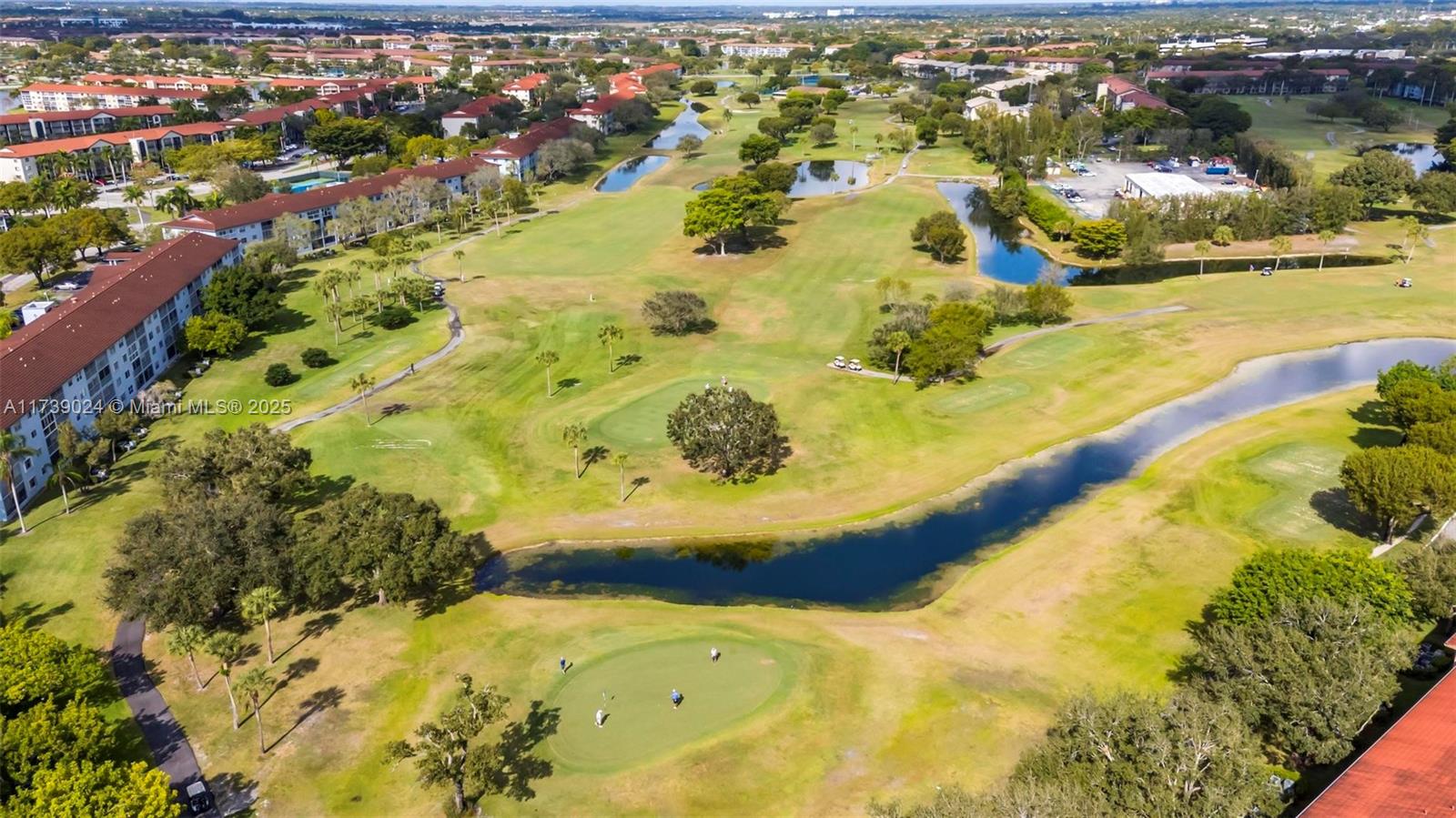 CAMBRIDGE AT CENTURY VILL - Residential
