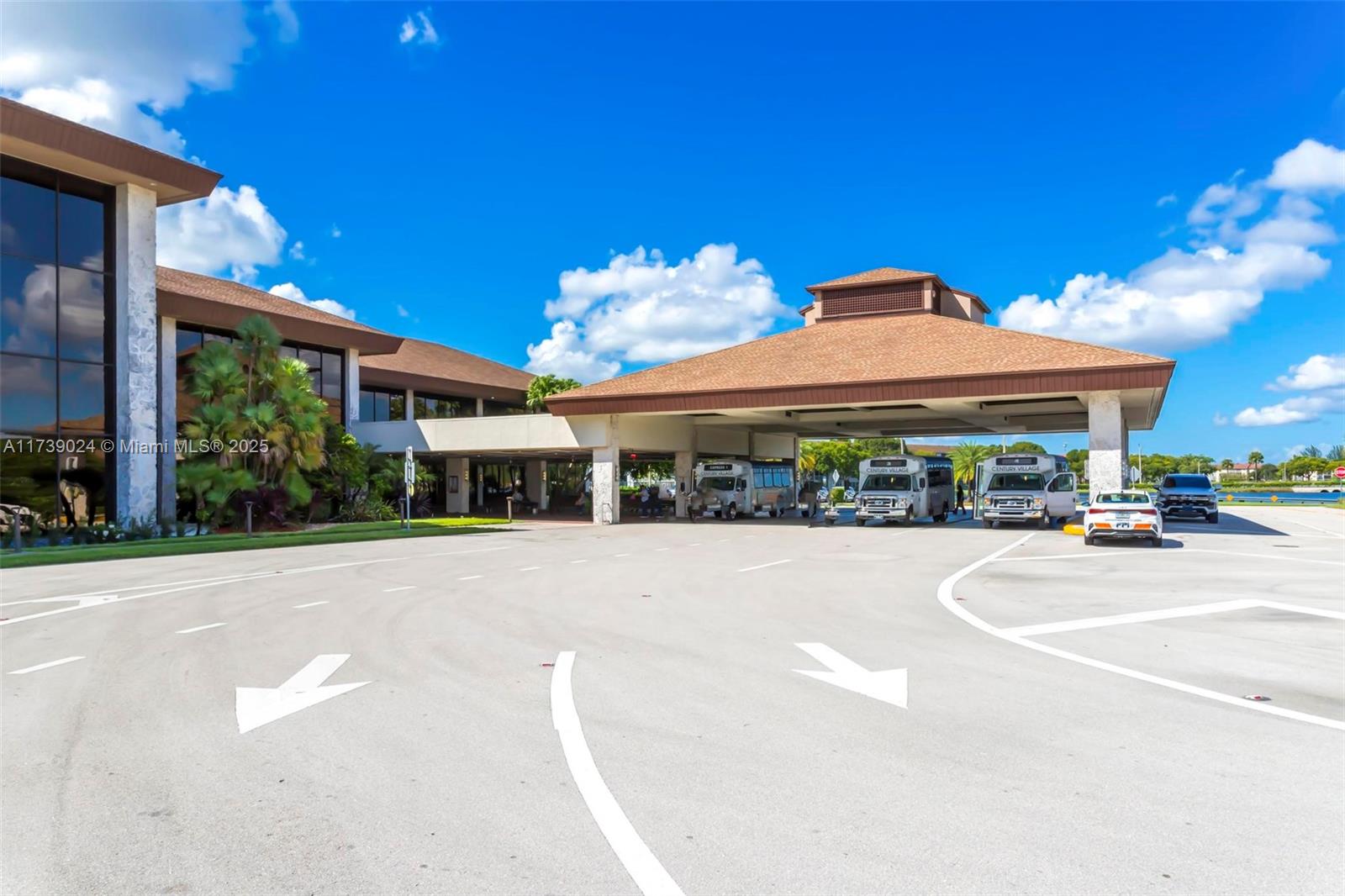 CAMBRIDGE AT CENTURY VILL - Residential