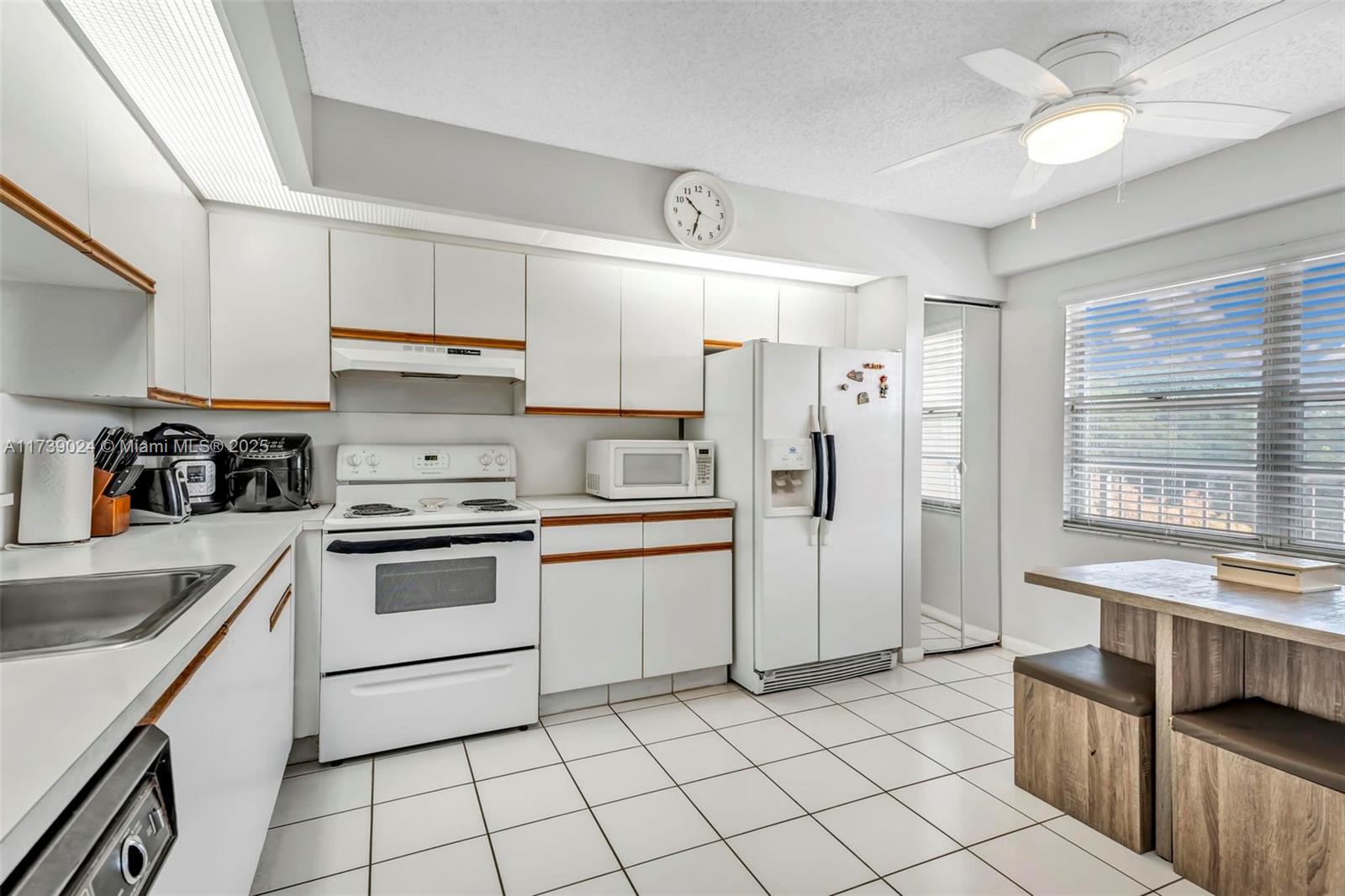 CAMBRIDGE AT CENTURY VILL - Residential
