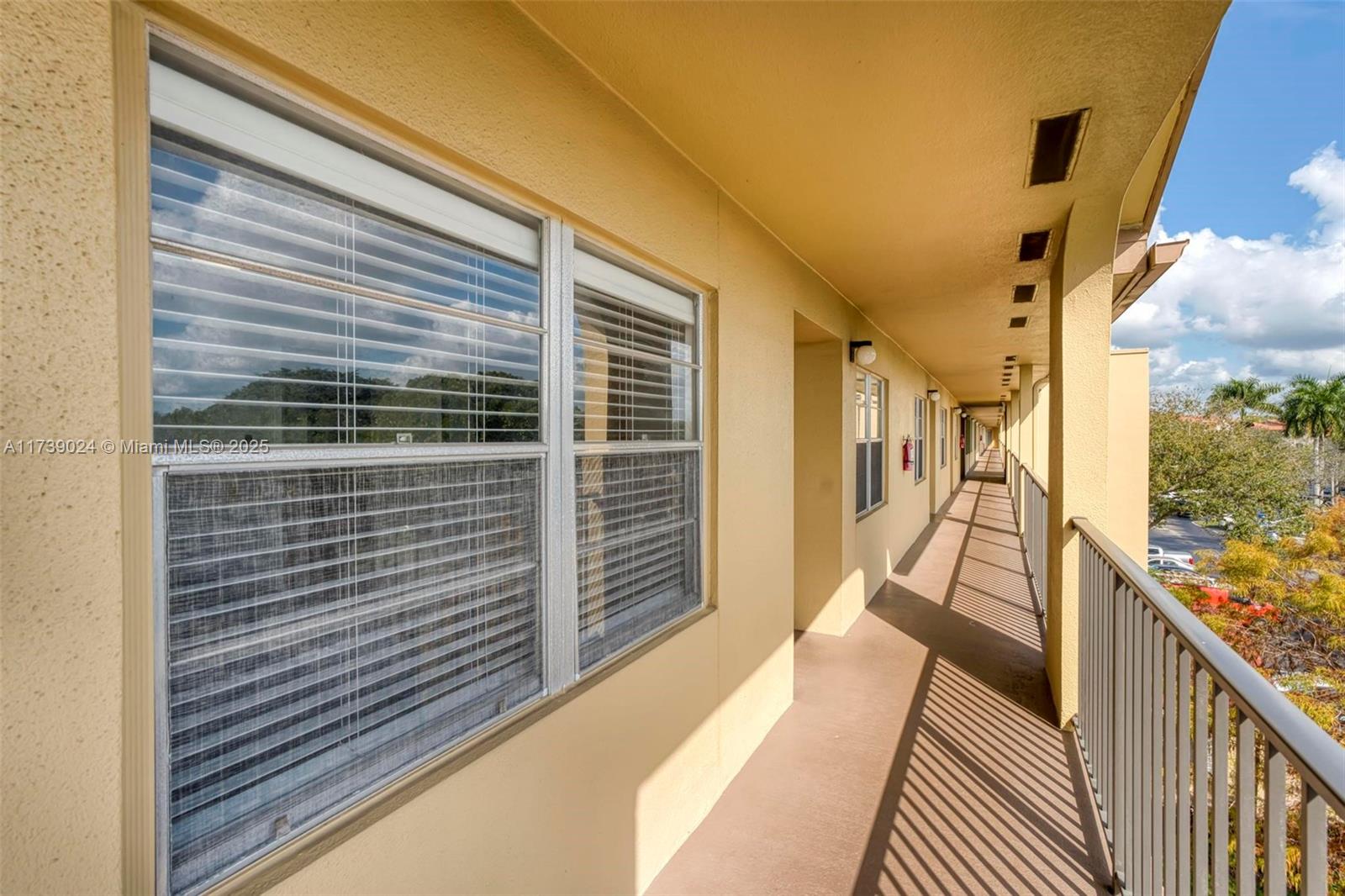 CAMBRIDGE AT CENTURY VILL - Residential