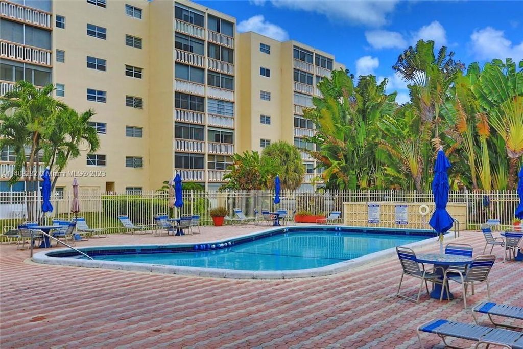 Photo of 900 NE 12th Ave #208, Hallandale Beach, FL 33009 (MLS # A11408282)