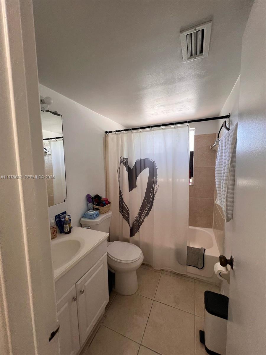 LAKEWOOD VILLAGE - Residential