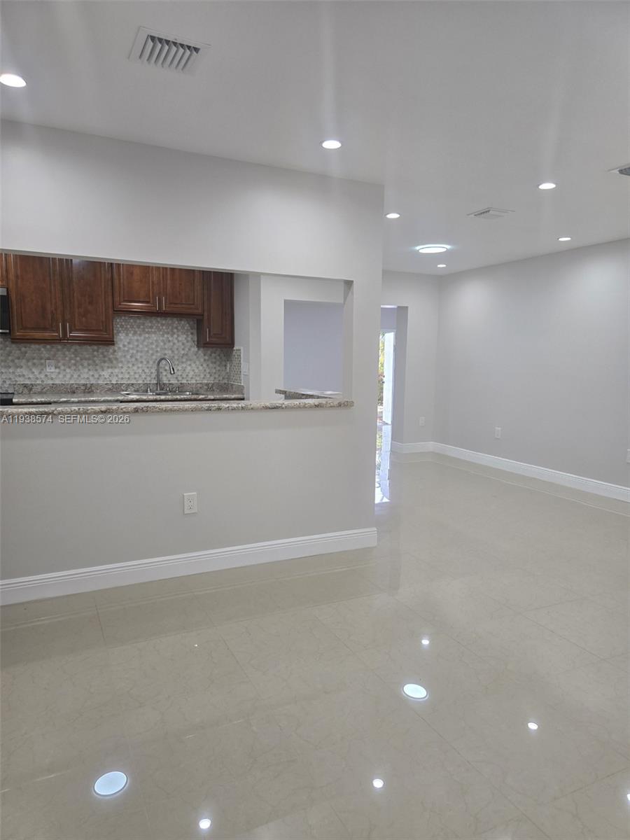 DOUGLAS ESTS - Residential