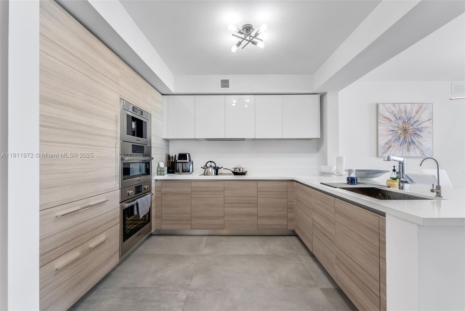 PARQUE TOWERS CONDO - Residential Lease