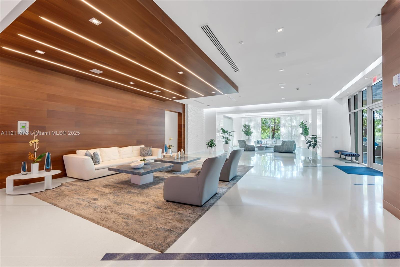 PARQUE TOWERS CONDO - Residential Lease