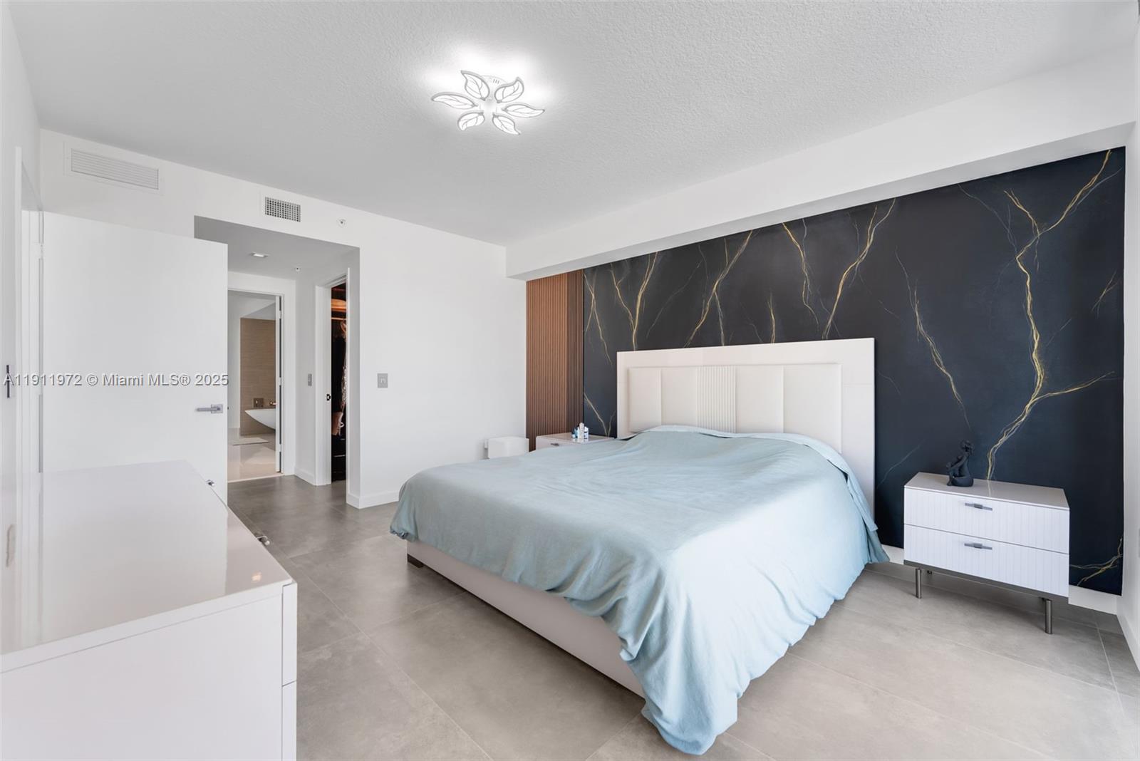 PARQUE TOWERS CONDO - Residential Lease