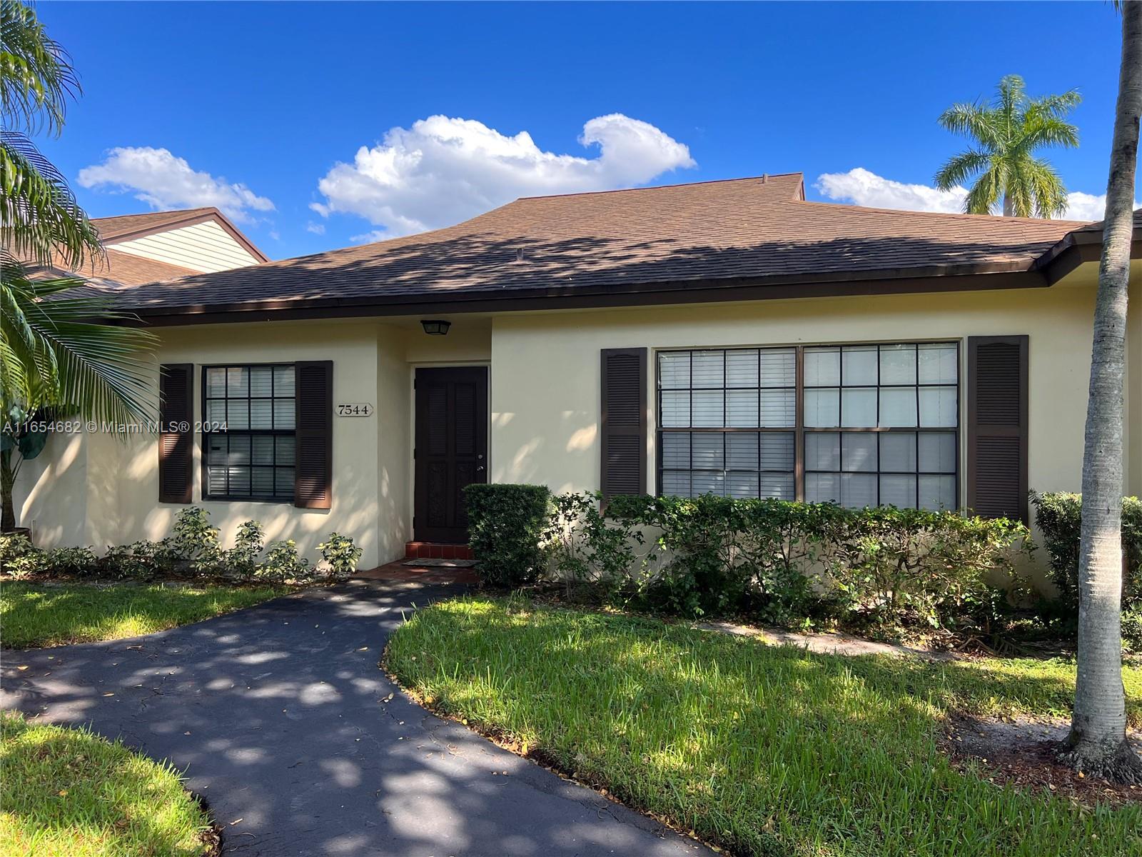 Rental Property at 7544 Nova Dr 23, Davie, Broward County, Florida - Bedrooms: 2 
Bathrooms: 2  - $3,000 MO.