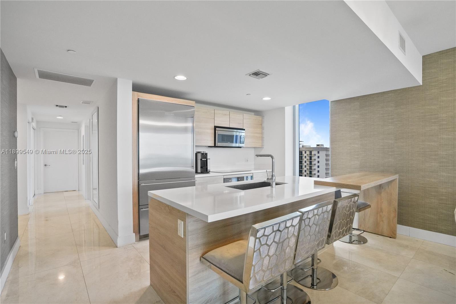 16385 Biscayne Blvd 2901 +2 Parking
