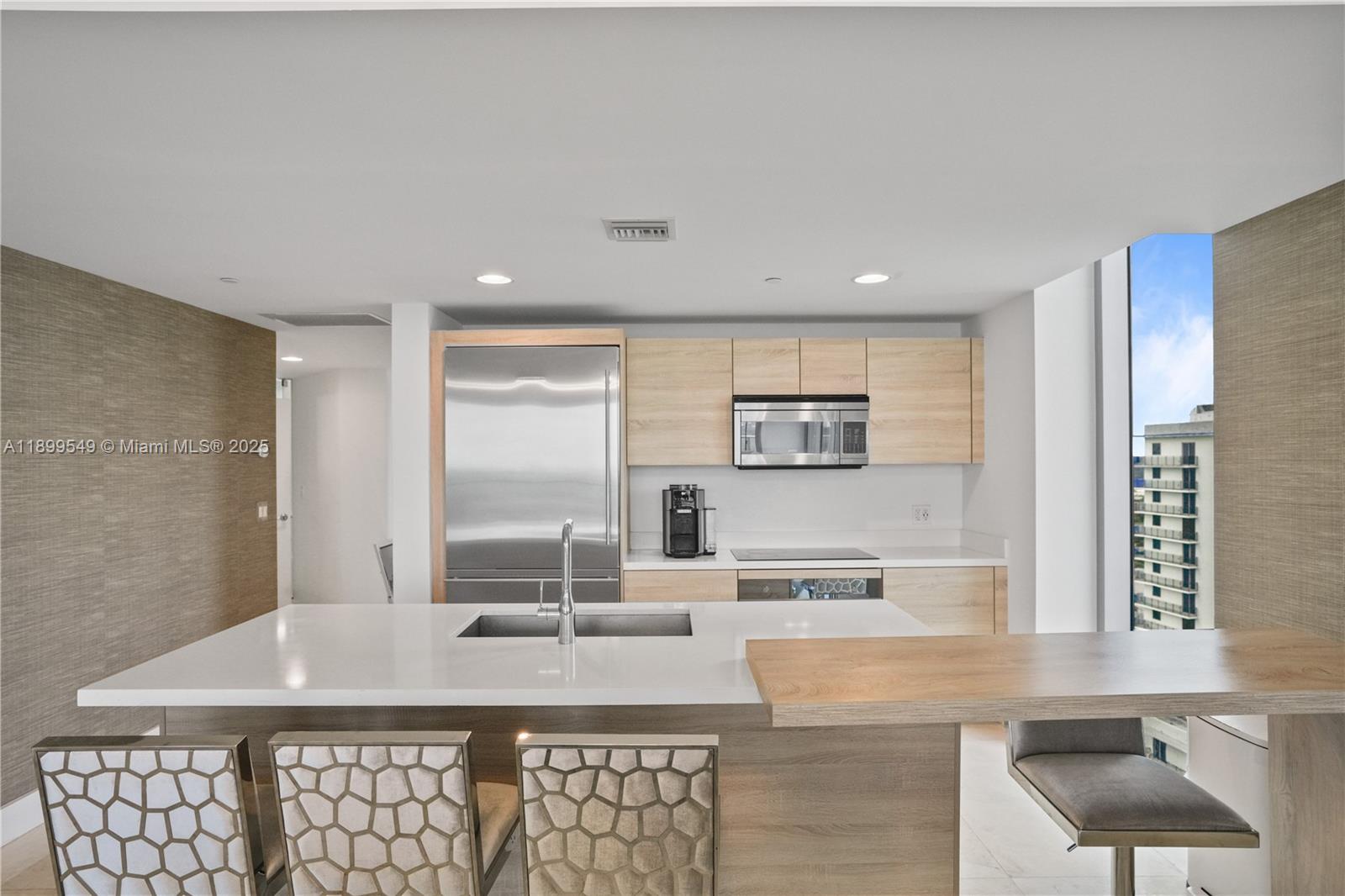 16385 Biscayne Blvd 2901 +2 Parking