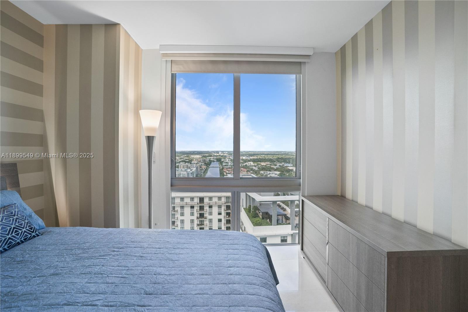 THE HARBOUR NORTH CONDO - Residential