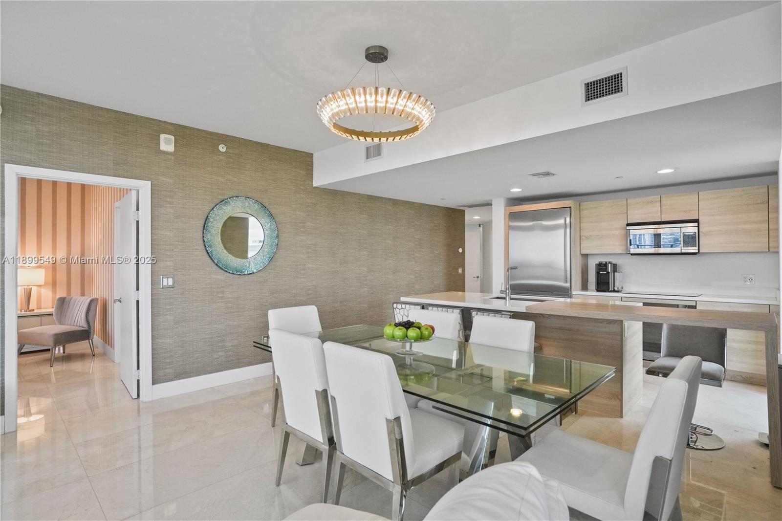 THE HARBOUR NORTH CONDO - Residential
