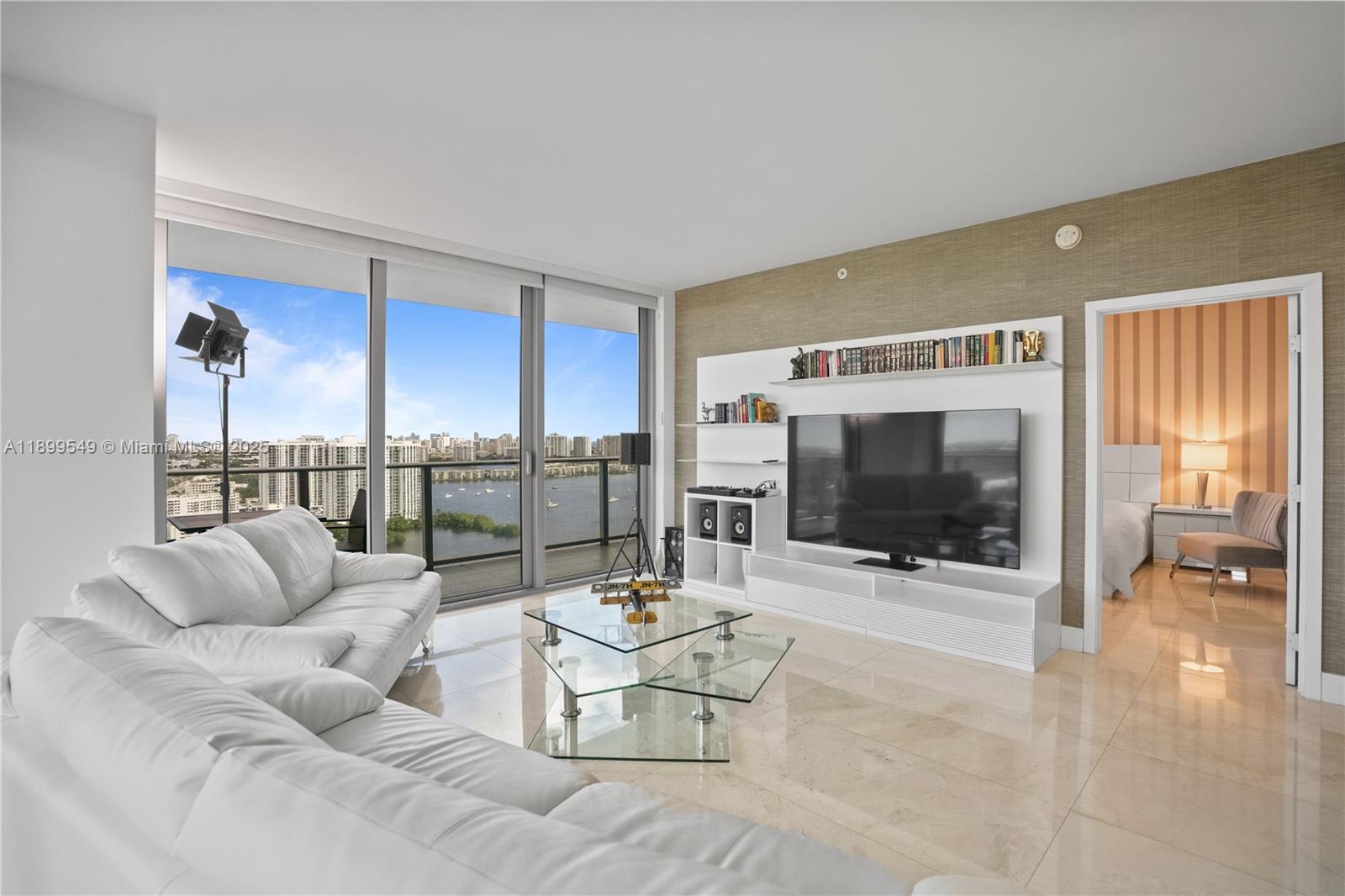 THE HARBOUR NORTH CONDO - Residential