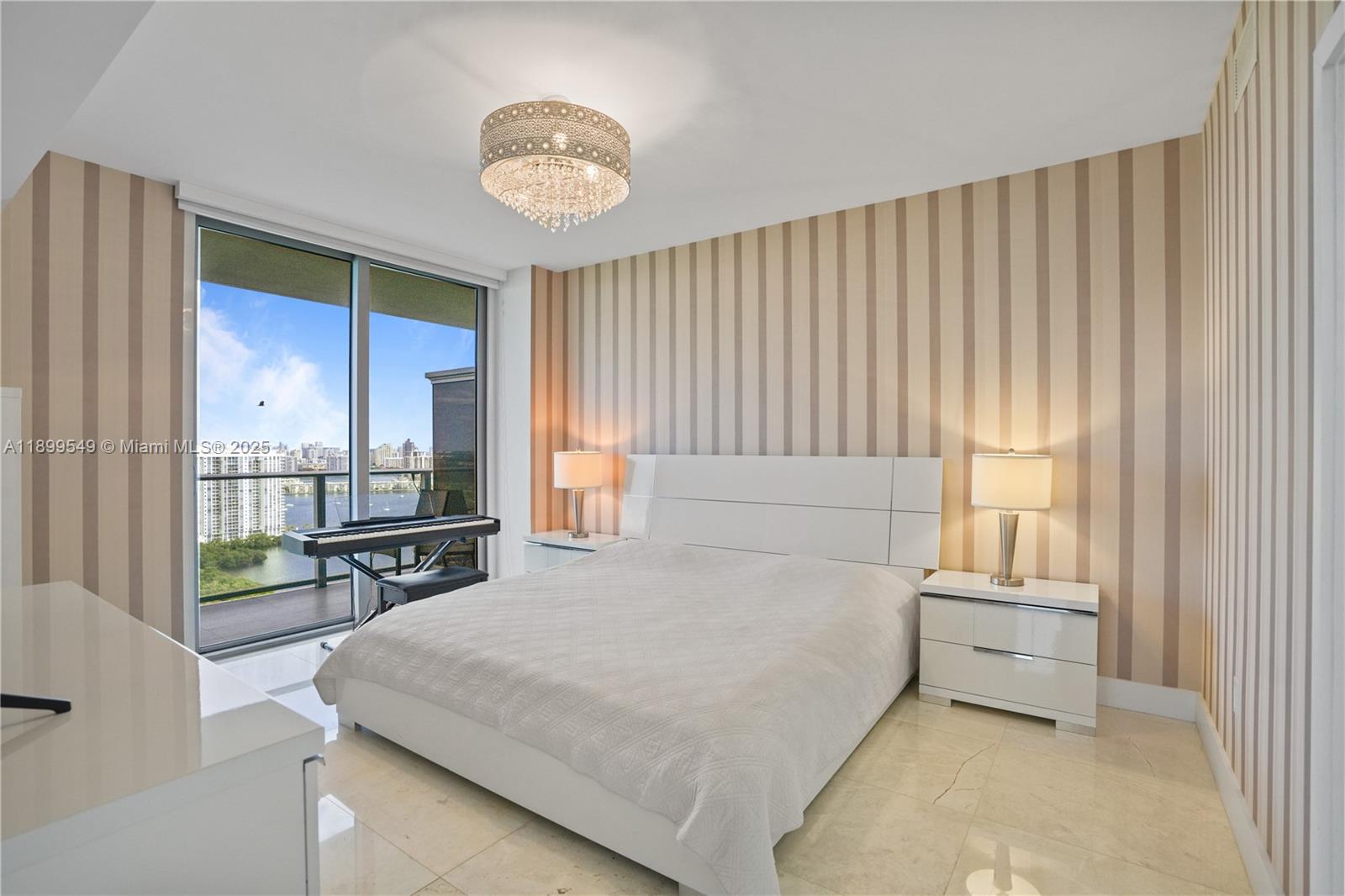 THE HARBOUR NORTH CONDO - Residential