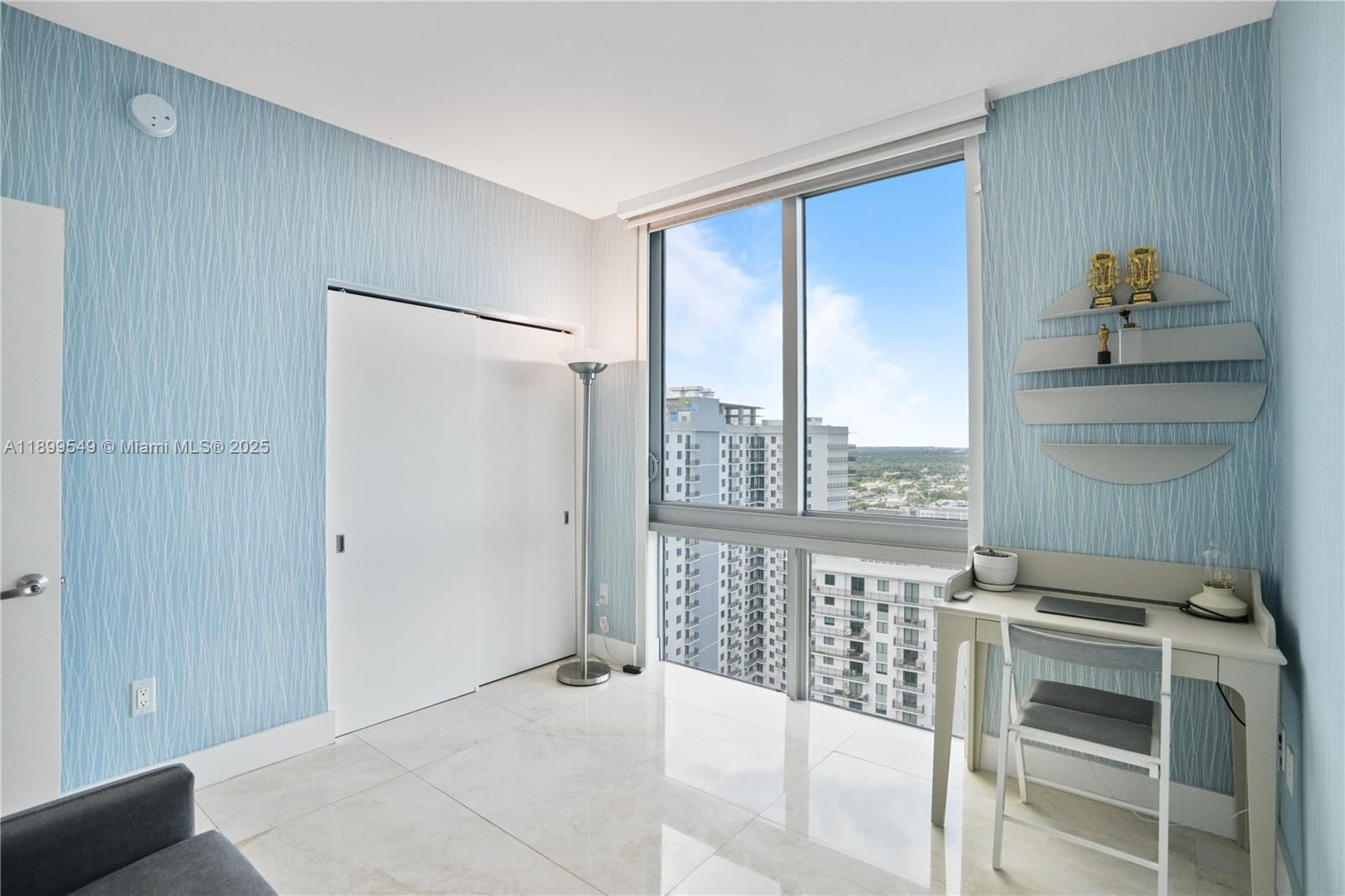 THE HARBOUR NORTH CONDO - Residential